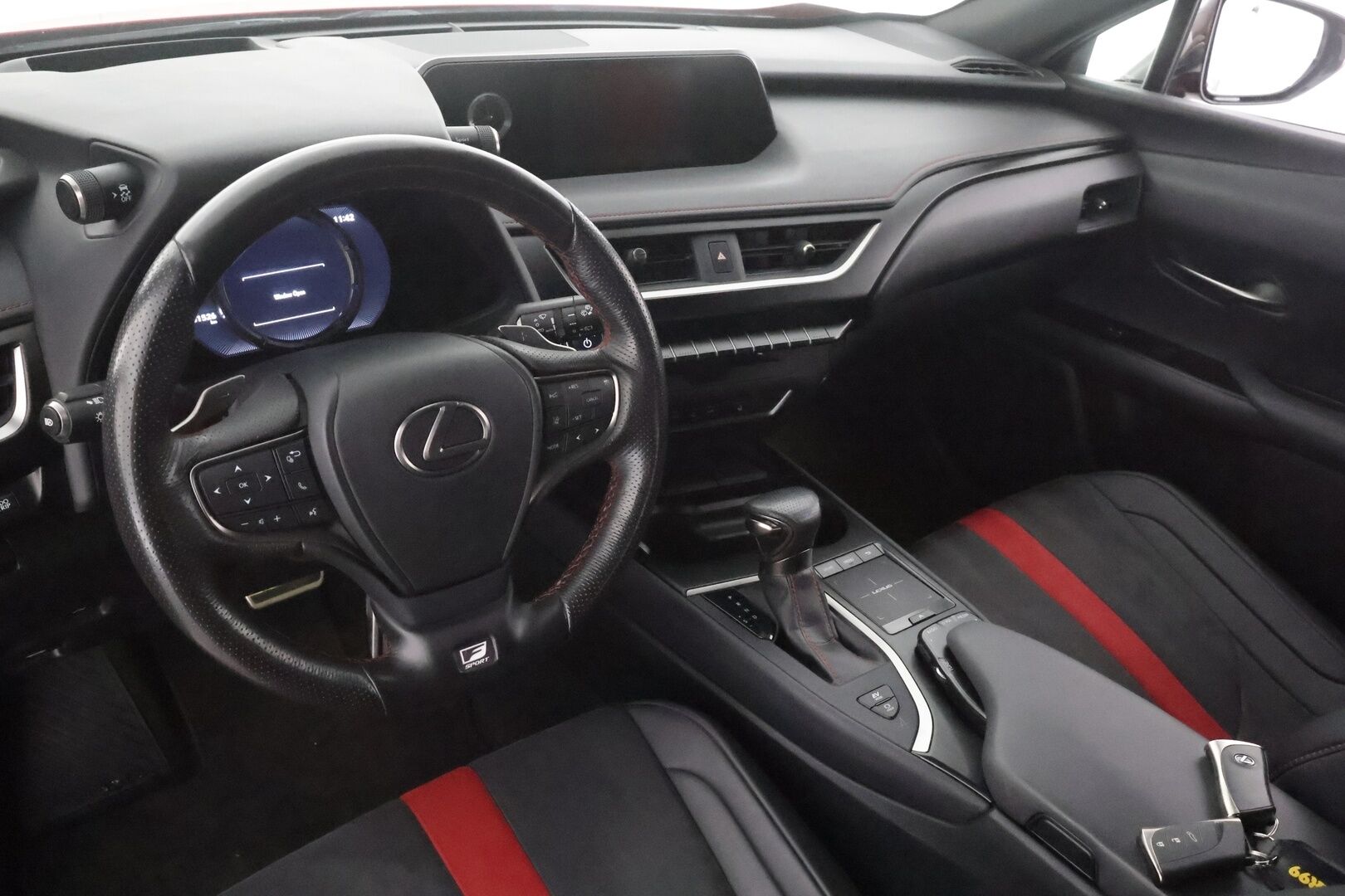 Lexus UX 2019 250h AWD F Sport - | ACC | HUD | Sähköpenkit | Nahka-alcantara | Keyless | P.kamera | Lämm. ohjauspyörä | Sähkökontti | Merkkihuollot | 