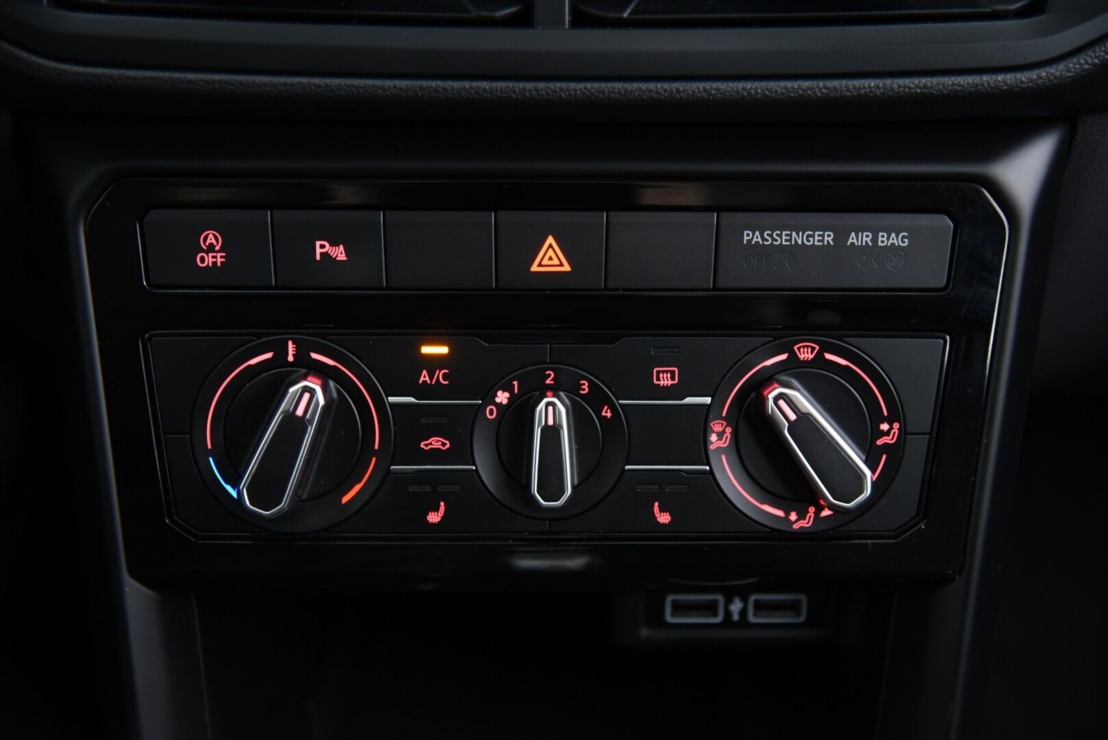 Volkswagen T-Cross 2019 Style 1,0 TSI 85 kW (115 hv) DSG-aut.*ACC / BLIS / Merkkihuollettu / P-Tutkat / AppConnect / Koukku*