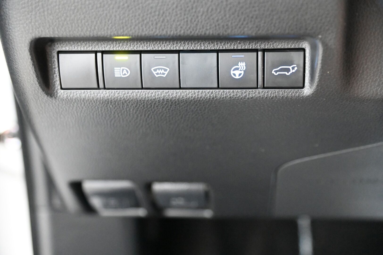Toyota RAV4 2019 2,0 VVT-iE Active * Navi / P.Kamera / LED / Koukku / S.kontti* - * 2x vanteet renkailla / Suomi-auto / Merkkihuollettu *