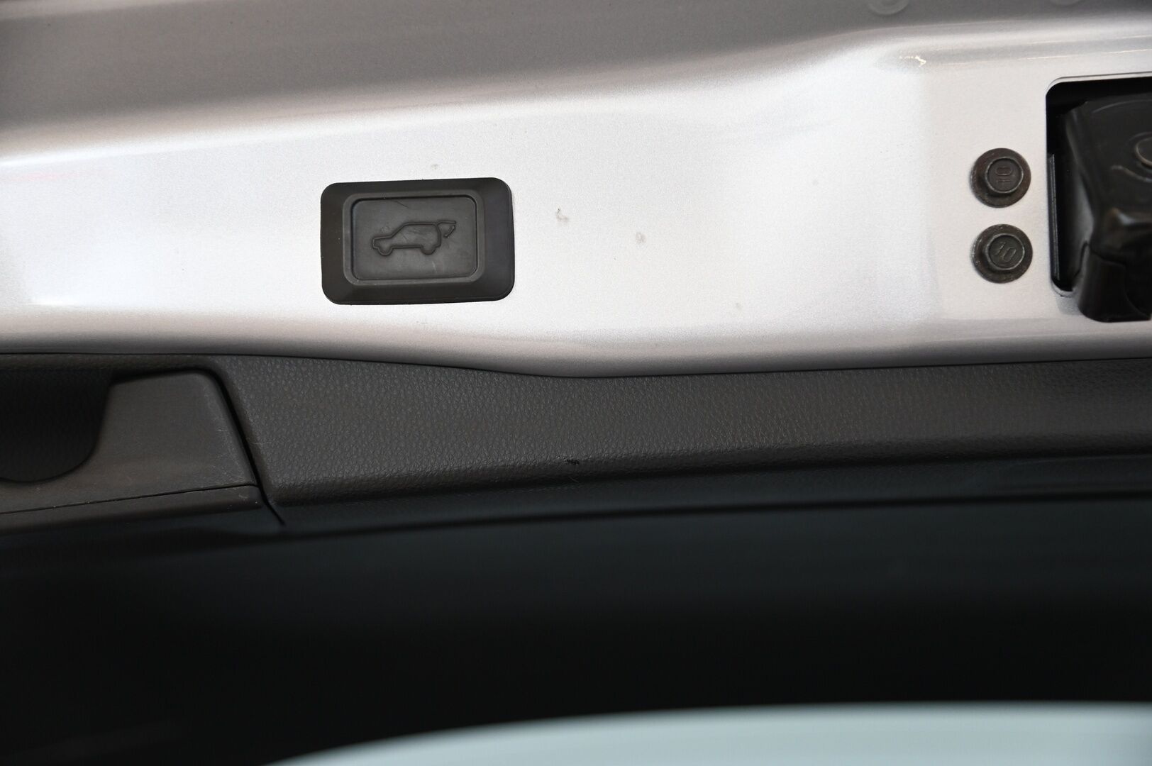 Toyota RAV4 2019 2,0 VVT-iE Active * Navi / P.Kamera / LED / Koukku / S.kontti* - * 2x vanteet renkailla / Suomi-auto / Merkkihuollettu *