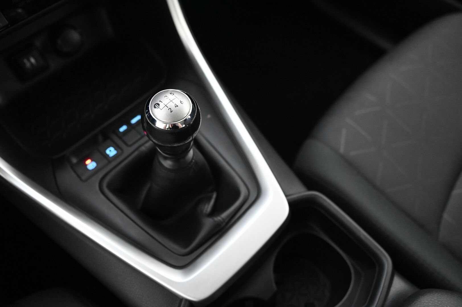 Toyota RAV4 2019 2,0 VVT-iE Active * Navi / P.Kamera / LED / Koukku / S.kontti* - * 2x vanteet renkailla / Suomi-auto / Merkkihuollettu *
