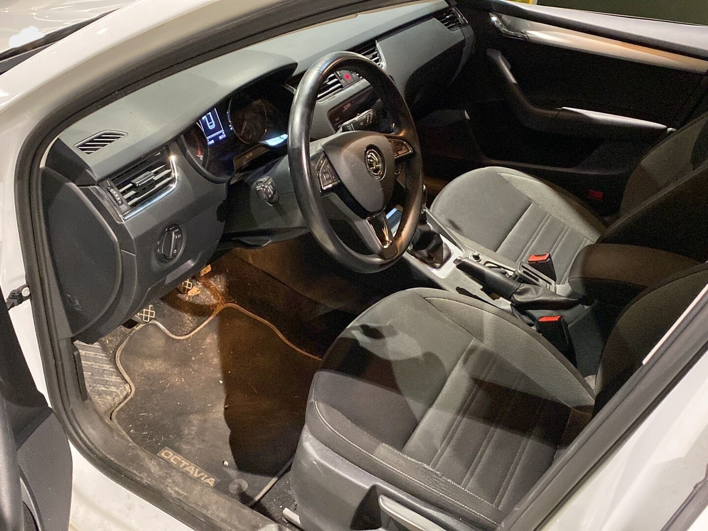 Skoda Octavia 2019 Combi 1,0 TSI Ambition - 2Om Suomiauto / Webasto / Ratinlämmitys / Vakkari / KeylessGo / Apple&Android / Juuri tullut Tampereelle!