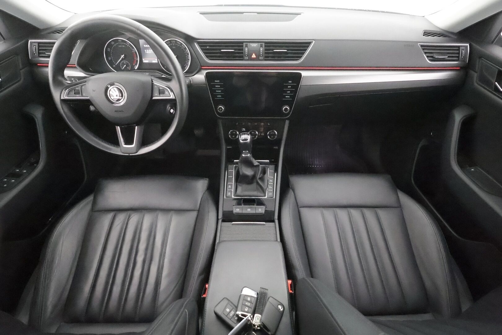 Skoda Superb 2019 1,5 TSI ACT Style BusinessLine - | ACC | Webasto | Koukku | Canton | LED | Muistipenkki | P.kamera | Nahat | Keyless | Apple&Android | 1.Om Suomi-auto | Merkkihuollettu | Kahdet Renkaat |