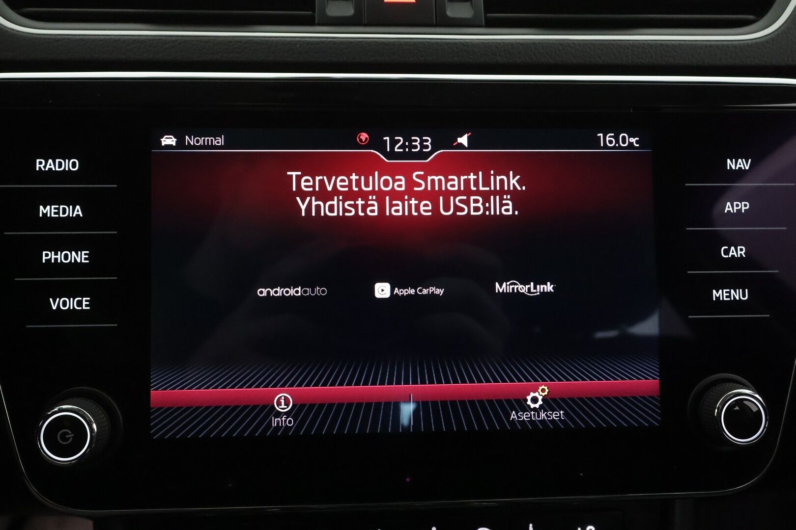 Skoda Superb 2019 1,5 TSI ACT Style BusinessLine - | ACC | Webasto | Koukku | Canton | LED | Muistipenkki | P.kamera | Nahat | Keyless | Apple&Android | 1.Om Suomi-auto | Merkkihuollettu | Kahdet Renkaat |