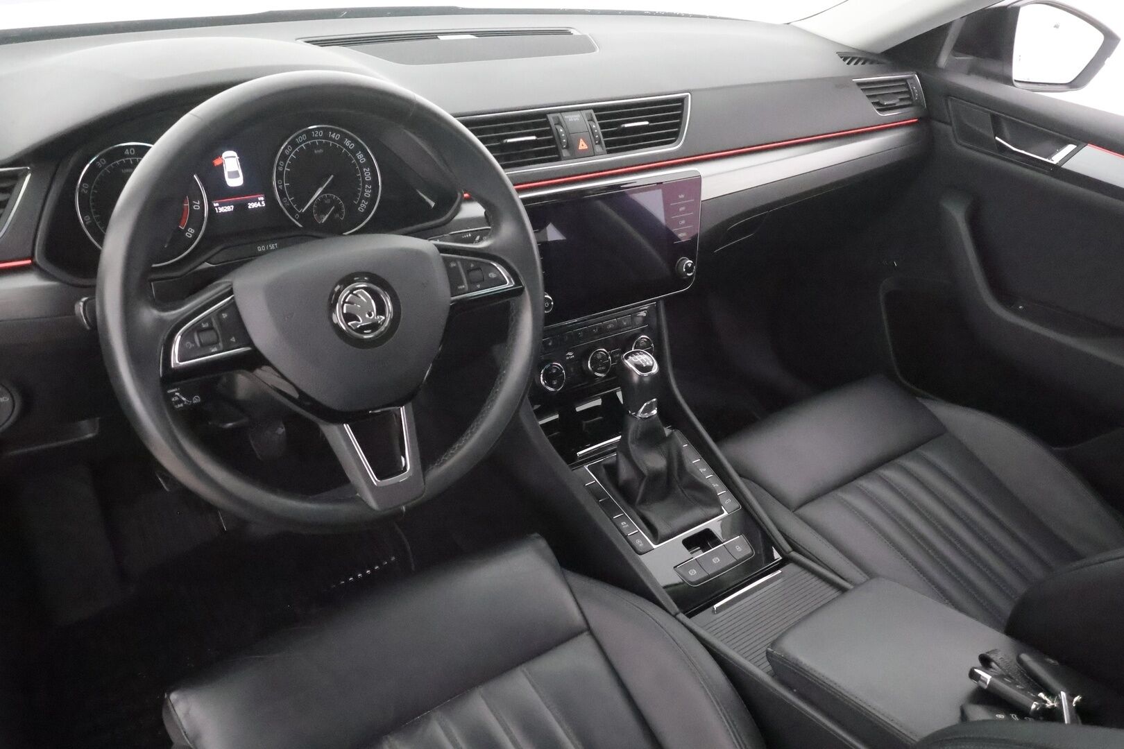 Skoda Superb 2019 1,5 TSI ACT Style BusinessLine - | ACC | Webasto | Koukku | Canton | LED | Muistipenkki | P.kamera | Nahat | Keyless | Apple&Android | 1.Om Suomi-auto | Merkkihuollettu | Kahdet Renkaat |