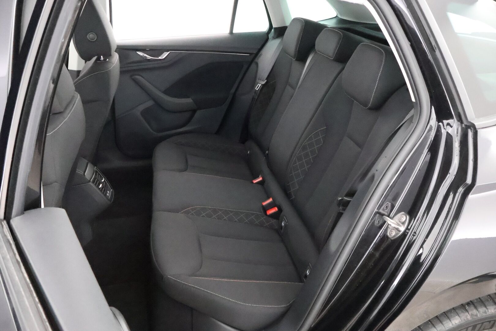 Skoda Scala 2019 1,5 TSI Ambition DSG Autom. - Suomiauto / Lane Assist / Peruutustutkat / Crystal LED / Lohko & Sisäpistoke / Juuri tullut Tampereelle!