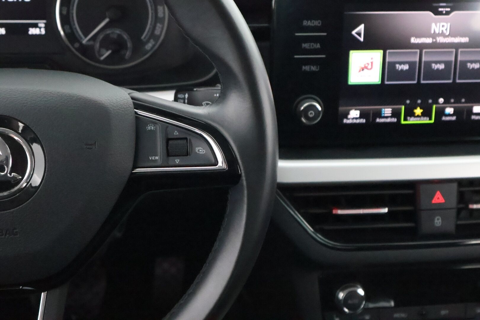 Skoda Scala 2019 1,5 TSI Ambition DSG Autom. - Suomiauto / Lane Assist / Peruutustutkat / Crystal LED / Lohko & Sisäpistoke / Juuri tullut Tampereelle!