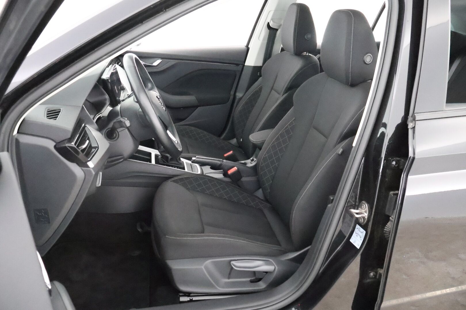 Skoda Scala 2019 1,5 TSI Ambition DSG Autom. - Suomiauto / Lane Assist / Peruutustutkat / Crystal LED / Lohko & Sisäpistoke / Juuri tullut Tampereelle!