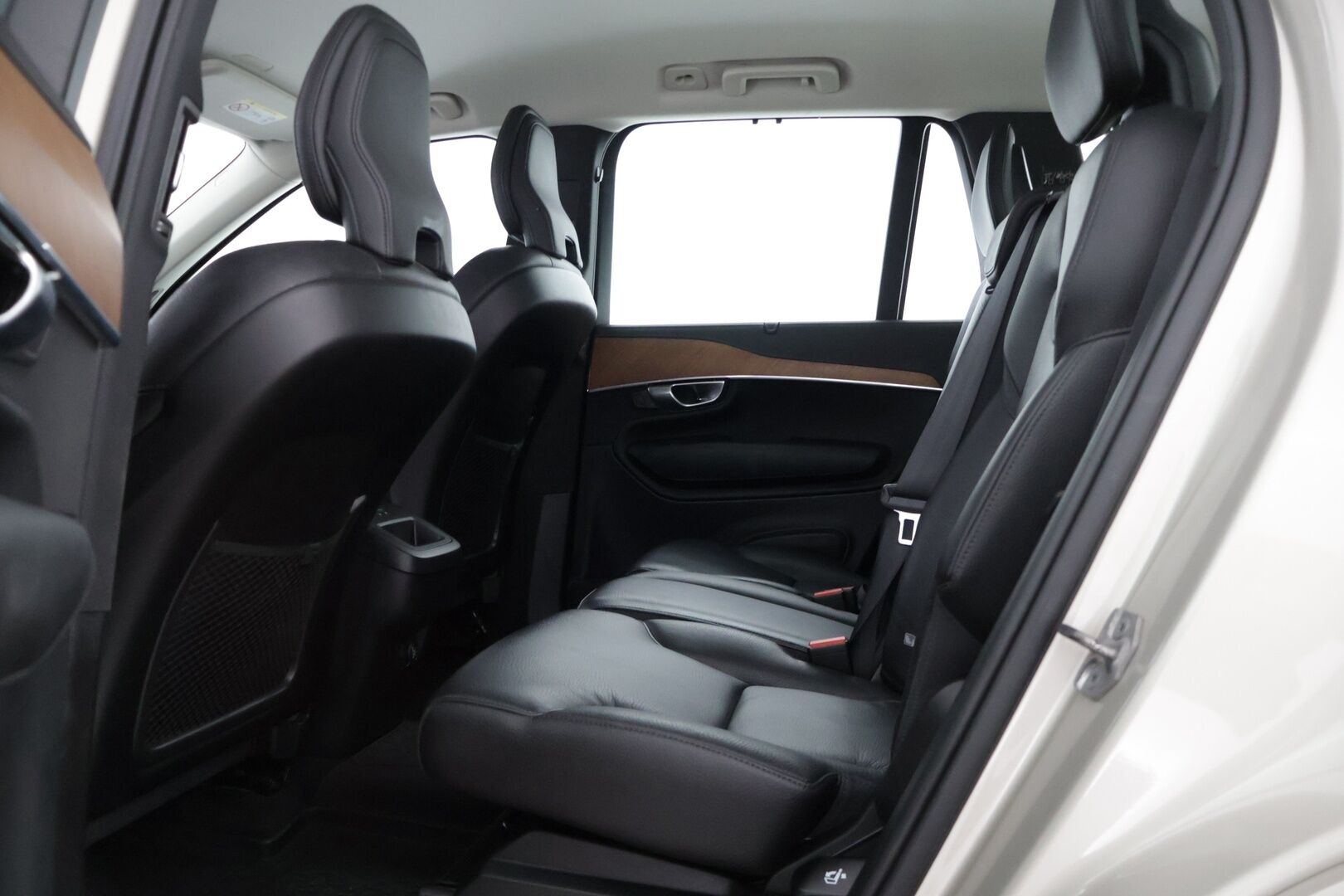 Volvo XC90 2019 D5 AWD Inscription aut * 7-P / Kamera / PilotAssist / Webasto / Muistipenkit / Vetokoukku / Nahkasisusta / Navi * - 2,99 % KORKOTARJOUS TÄHÄN AUTOON - * Jakohihna juuri vaihdettu / Suomi-auto / 2x Vanteet & Renkaat *