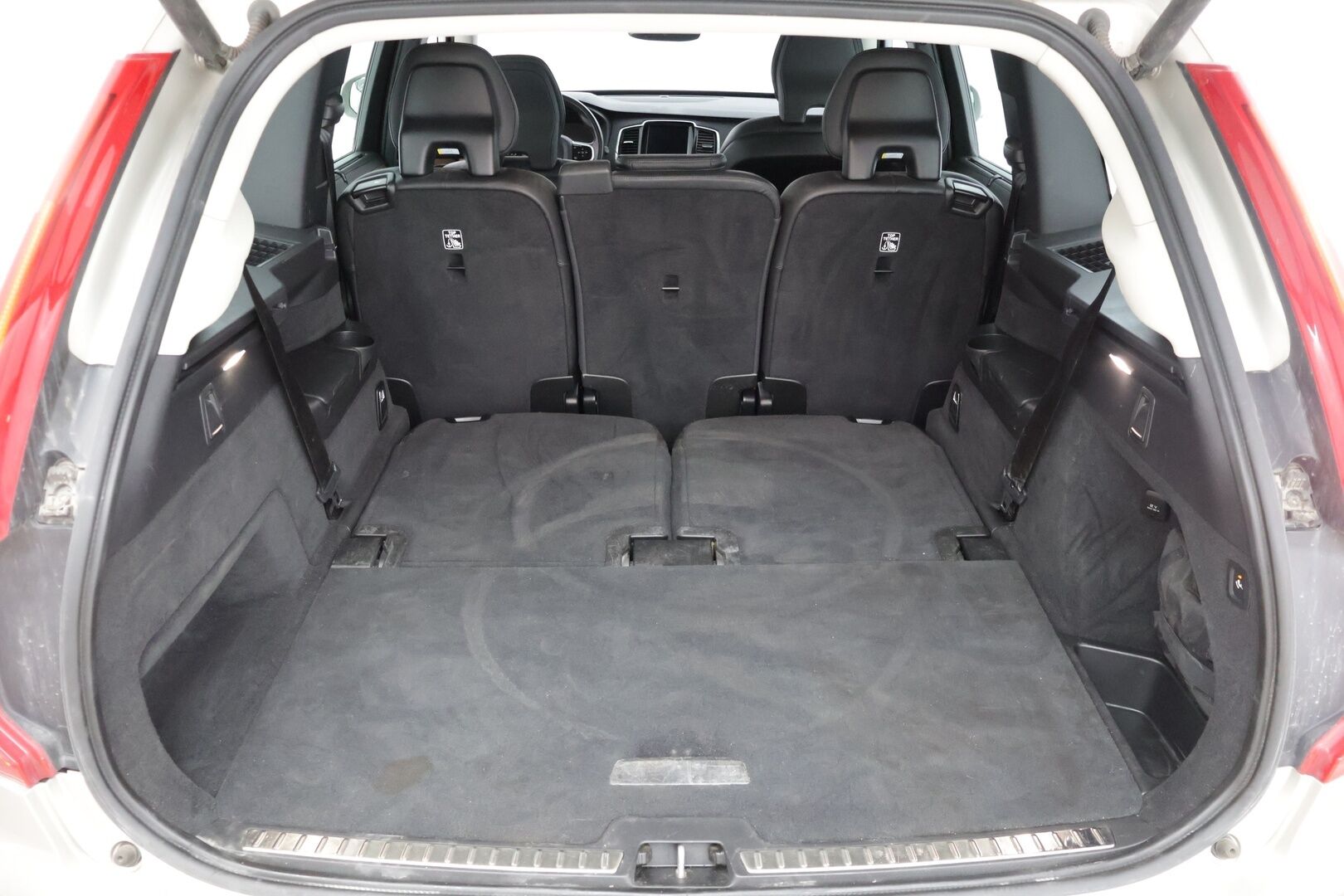 Volvo XC90 2019 D5 AWD Inscription aut * 7-P / Kamera / PilotAssist / Webasto / Muistipenkit / Vetokoukku / Nahkasisusta / Navi * - 2,99 % KORKOTARJOUS TÄHÄN AUTOON - * Jakohihna juuri vaihdettu / Suomi-auto / 2x Vanteet & Renkaat *