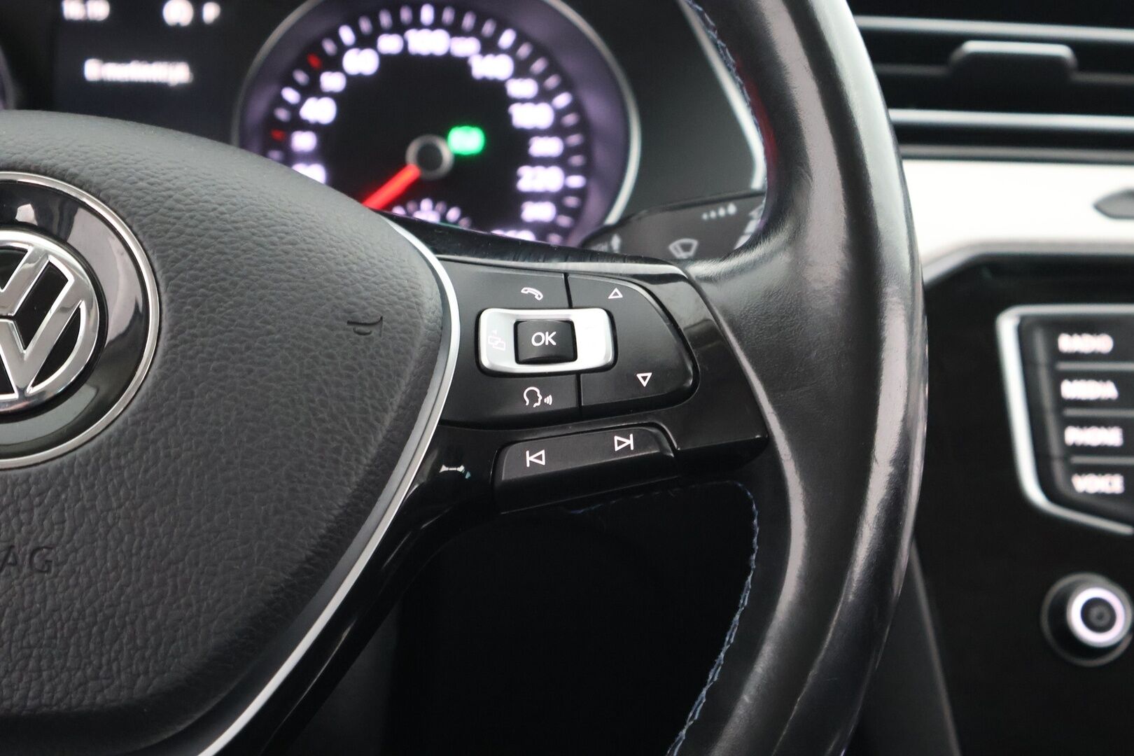 Volkswagen Passat 2017 Variant GTE Plug-In Hybrid 160 kW (218 hv) DSG-aut/ ACC / P. Kamera / ErgoComfort / 2x Renkaat / Huoltokirja / SoH 90.1%! - Akku vaihdettu suurempaan 2024! / SoH 90,1% - HULLUT AVAJAISHULINAT KORKOTARJOUS 3,29 %