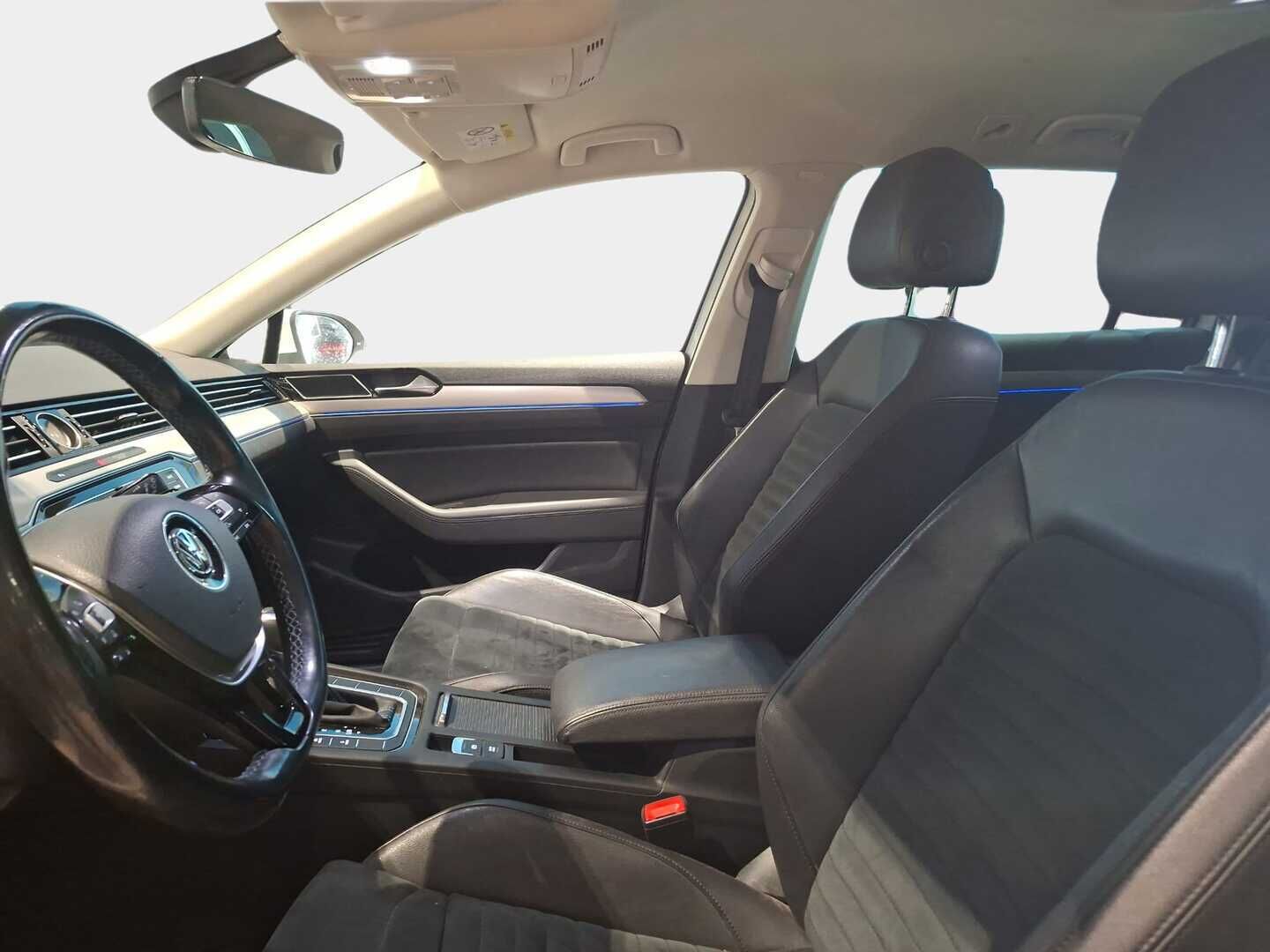 Volkswagen Passat 2016 PASSAT Farmari (AC) 5ov 1395cm3 A / ACC / P. Kamera / ErgoComfort / 2x Renkaat / Huoltokirja / SoH 90.1%! - Juuri saapunut Turkuun! Hyvät huollot & Akku vaihdettu 2024! - HULLUT AVAJAISHULINAT KORKOTARJOUS 3,29 %