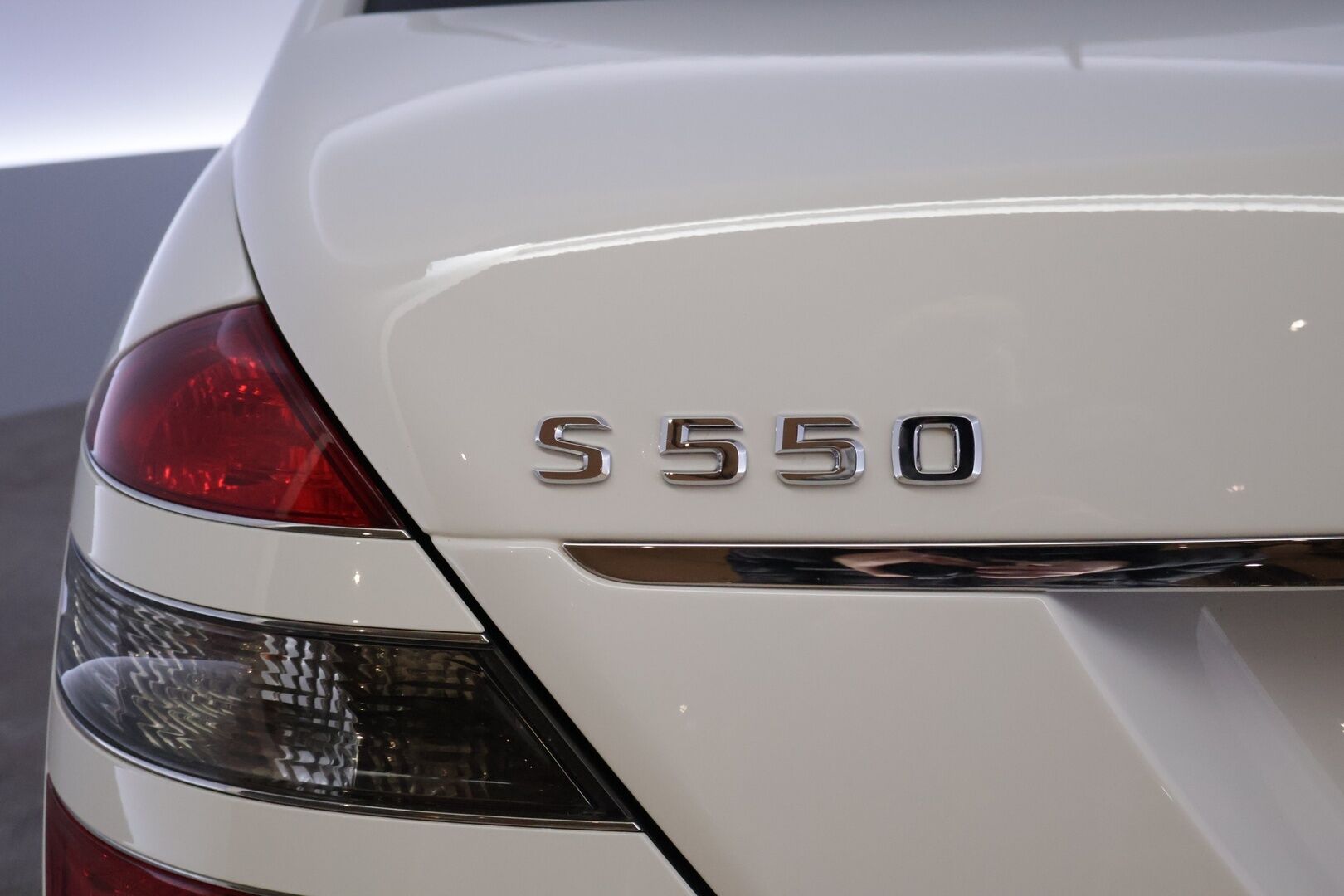 Mercedes-Benz S 2007 550 4MATIC Sedan YritysOutlet - Myydään vain yrityksille - Tämä auto myydään YritysOutlet -valikoimasta vain yritykselle