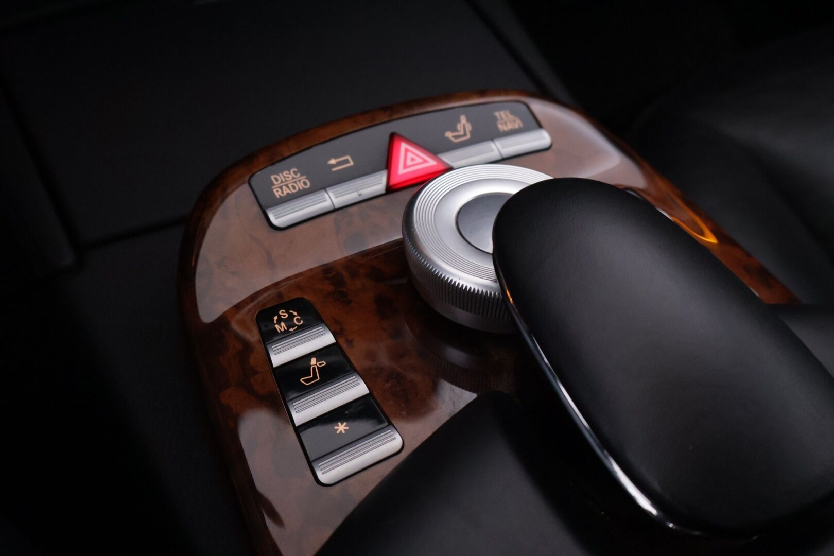 Mercedes-Benz S 2007 550 4MATIC Sedan YritysOutlet - Myydään vain yrityksille - Tämä auto myydään YritysOutlet -valikoimasta vain yritykselle