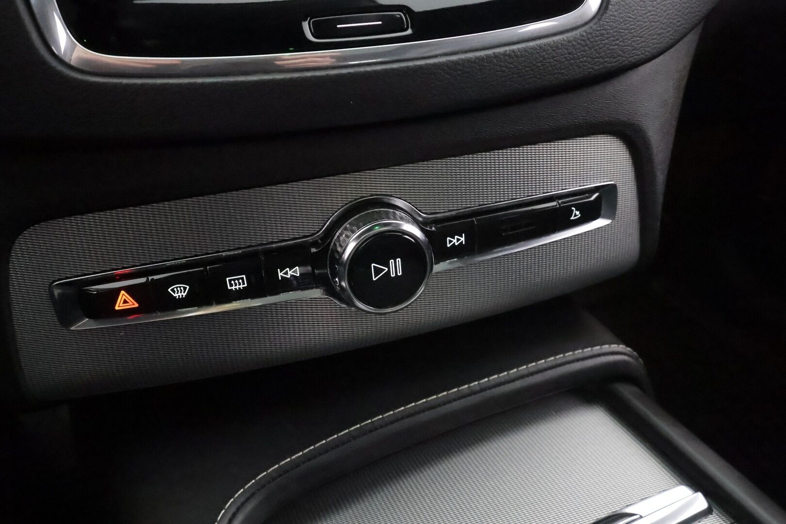 Volvo XC90 2019 T8 AWD R-Design aut * HUD / Panorama /Pilot assist / 7-Paikkainen / Muistipenkit /  Harman&Kardon / 360-Kamera * - Suomi-auto / Merkkihuollettu / Kahdet renkaat