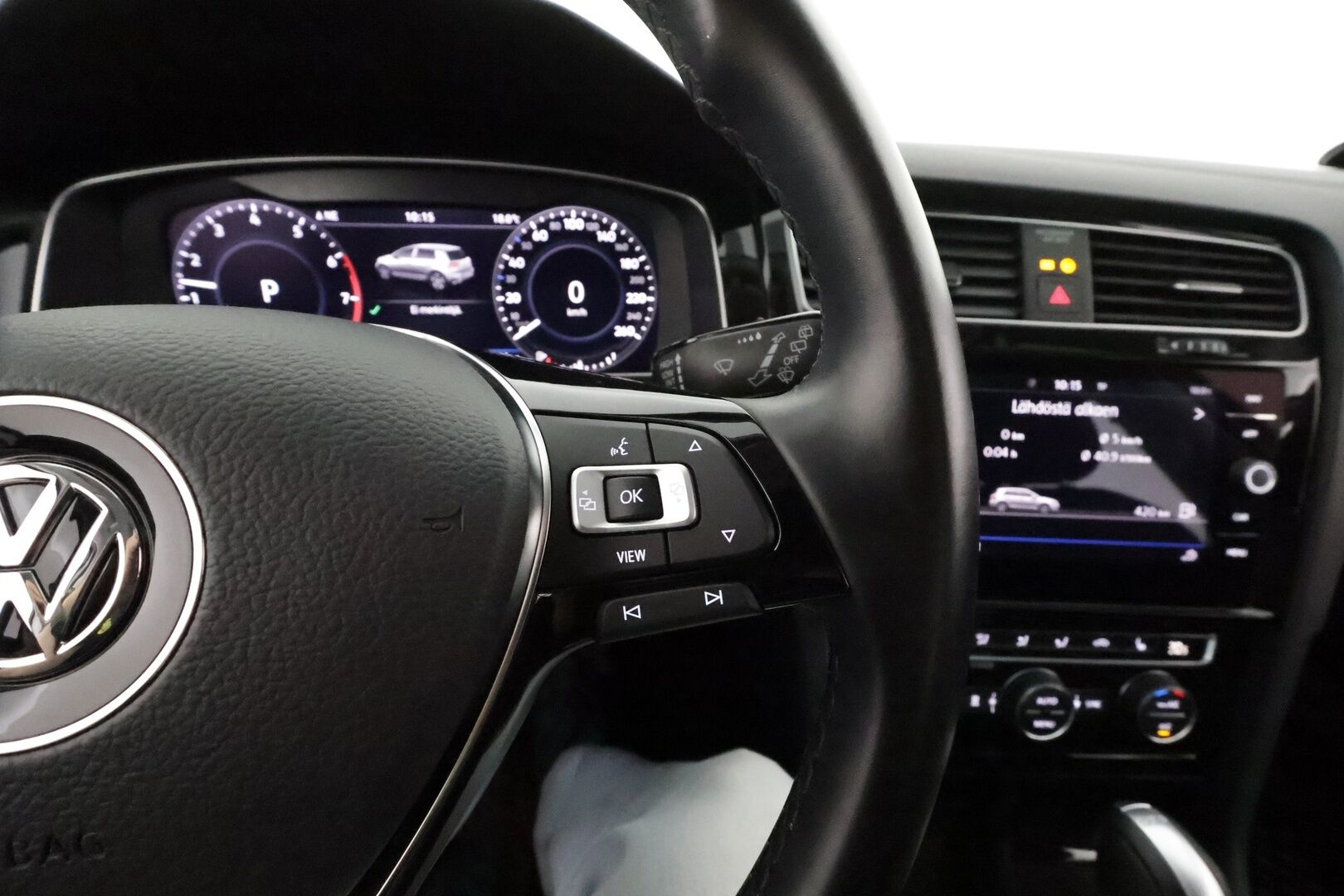 Volkswagen Golf 2019 Highline 1,0 TSI 85 kW (115 hv) DSG-automaatti - Suomiauto | Webasto | Adapt.Vakkari | Digimittari | Peruutuskamera | LED | Kangas-Alcantara |