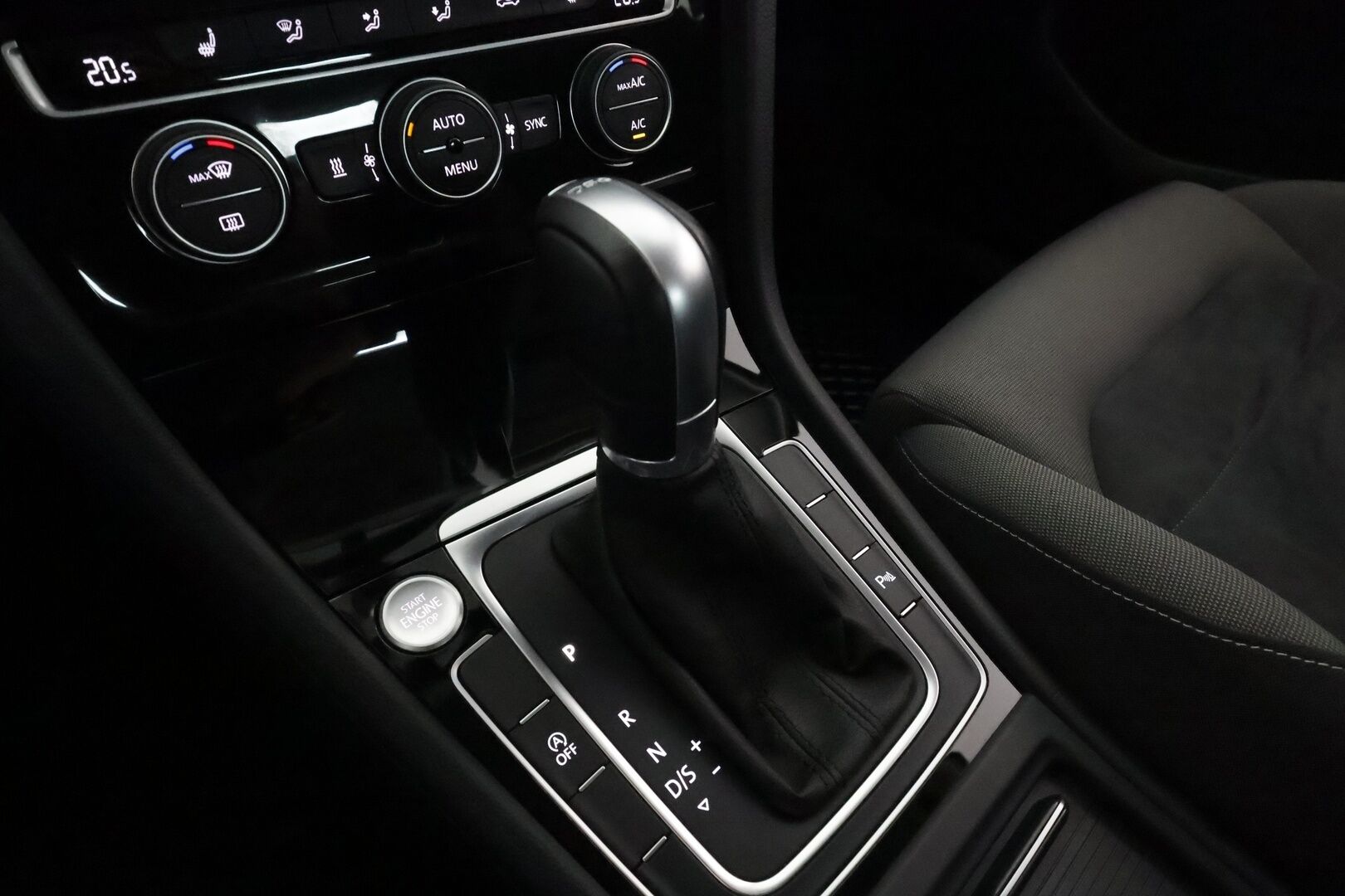 Volkswagen Golf 2019 Highline 1,0 TSI 85 kW (115 hv) DSG-automaatti - Suomiauto | Webasto | Adapt.Vakkari | Digimittari | Peruutuskamera | LED | Kangas-Alcantara |