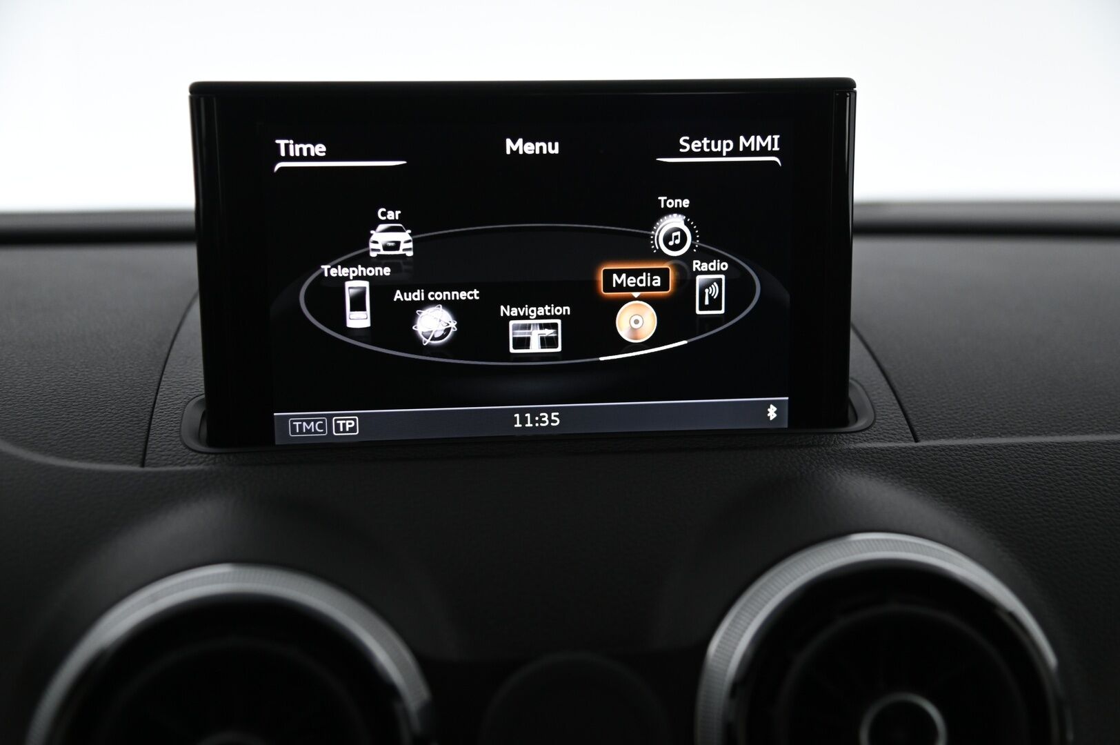 Audi e-tron 2015 A3 Sportback e-tron Viistoperä *Myydään Huutokaupat.com* - *B&O / ACC / Kattoluukku / Sporttinahat / Navi / Blis / 2x Vanteet ja renkaat*