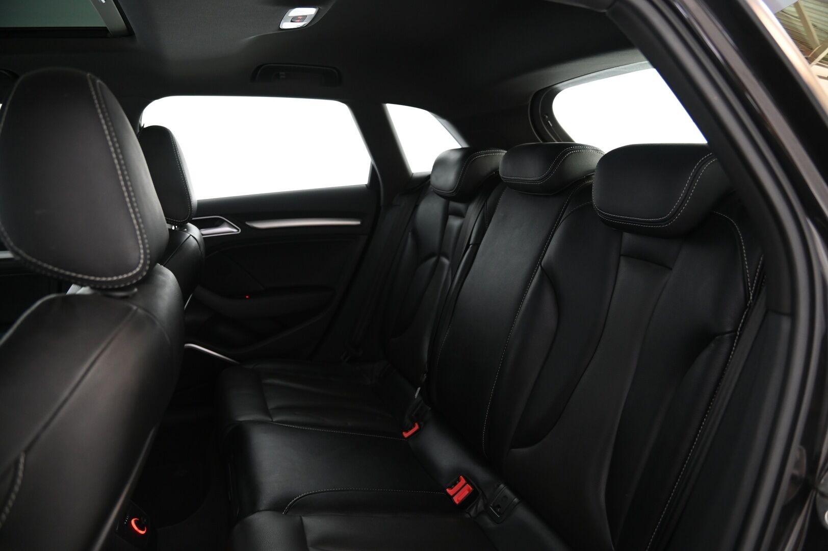 Audi e-tron 2015 A3 Sportback e-tron Viistoperä *Myydään Huutokaupat.com* - *B&O / ACC / Kattoluukku / Sporttinahat / Navi / Blis / 2x Vanteet ja renkaat*