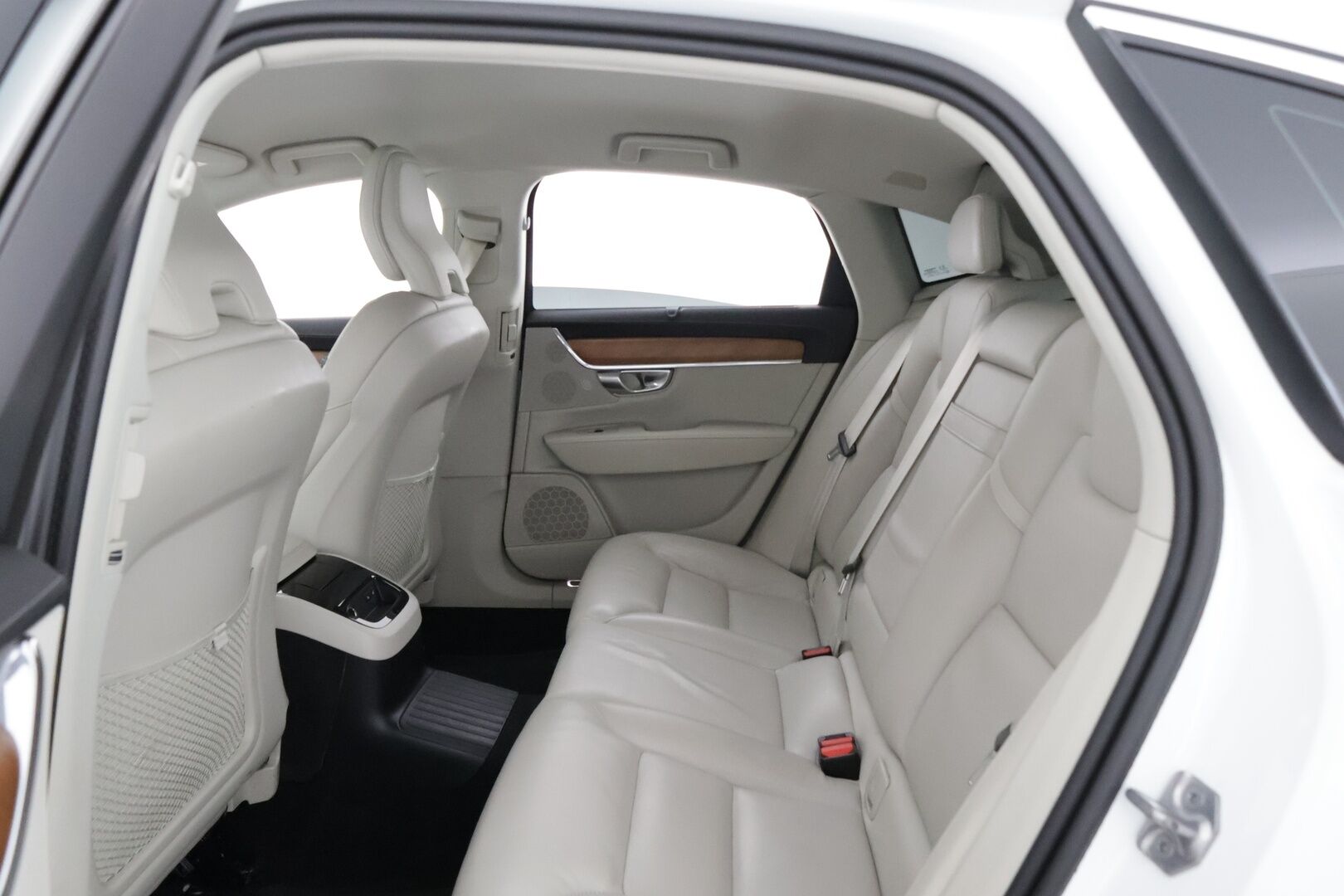 Volvo S90 2019 T8 AWD Business Inscription aut - PA-lisälämmitin / Pilot Assist / Harman/Kardon / Tutkat / Sporttipenkki Muistilla / KeylessGo / Vaalea nahkasisusta / Navi 