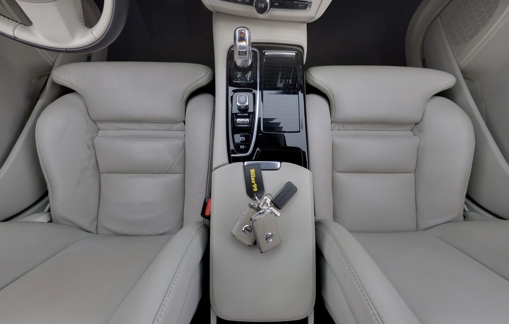 Volvo S90 2019 T8 AWD Business Inscription aut - PA-lisälämmitin / Pilot Assist / Harman/Kardon / Tutkat / Sporttipenkki Muistilla / KeylessGo / Vaalea nahkasisusta / Navi 