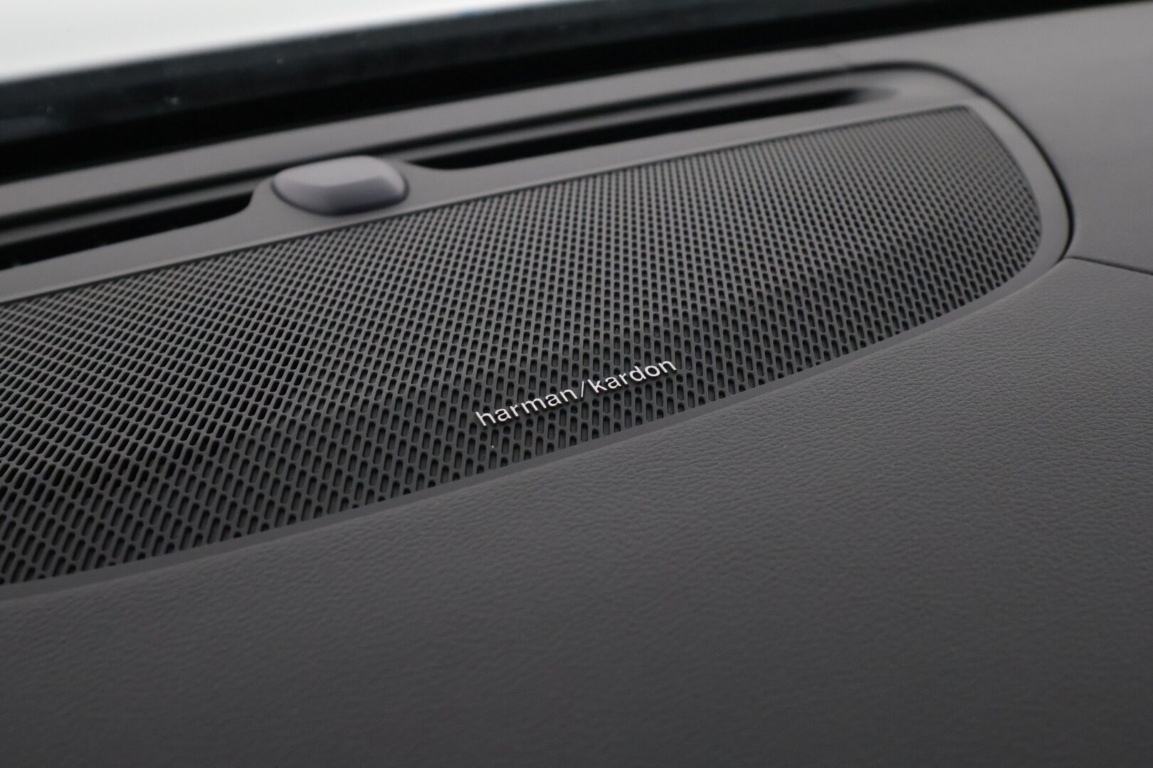 Volvo S90 2019 T8 AWD Business Inscription aut - PA-lisälämmitin / Pilot Assist / Harman/Kardon / Tutkat / Sporttipenkki Muistilla / KeylessGo / Vaalea nahkasisusta / Navi 