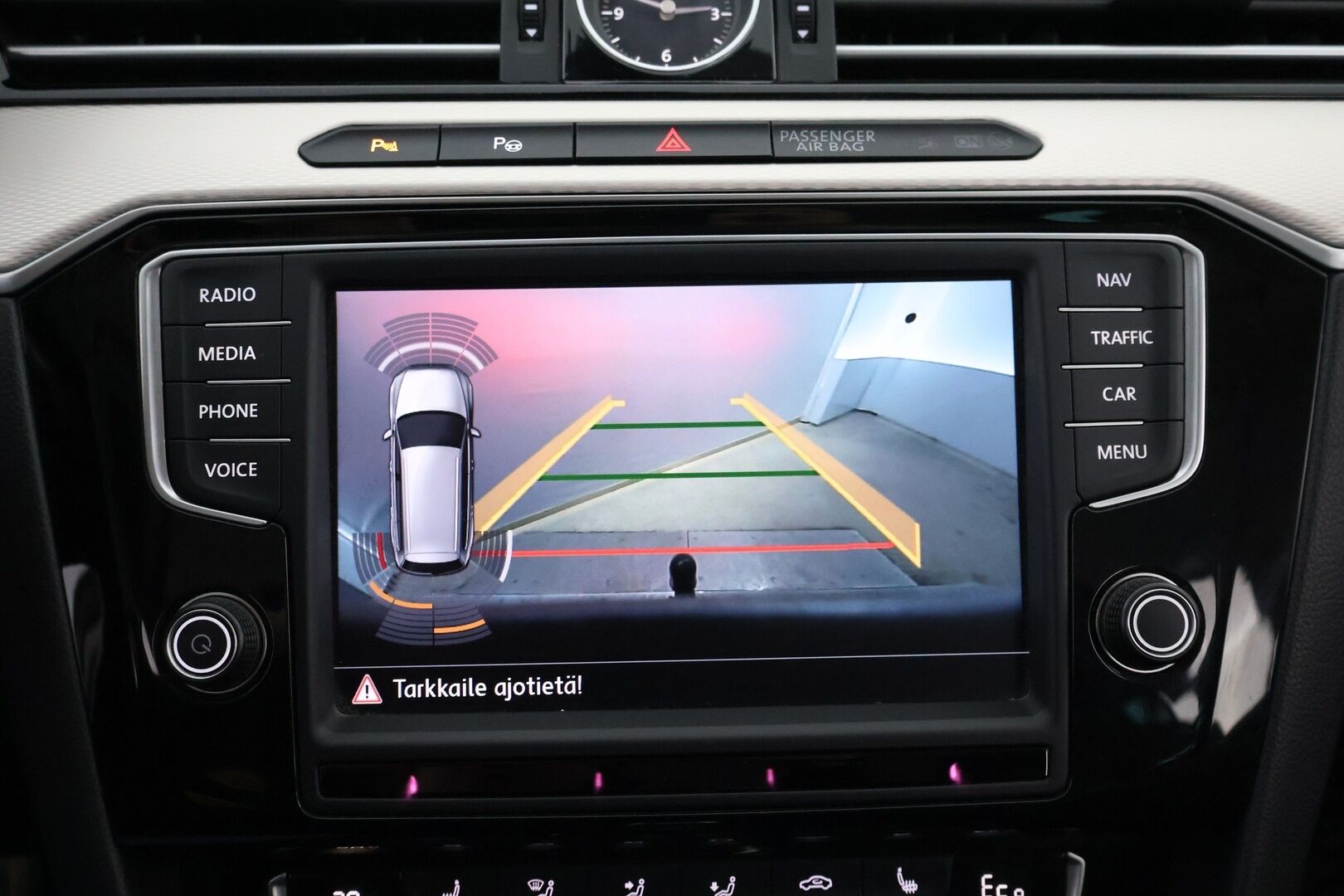 Volkswagen Passat 2016 Variant GTE Plug-In Hybrid 160 kW DSG-automaatti - Webasto / Adapt.Vakkari / Digimittari / Vetokoukku / Peruutuskamera / Nahka-Alcantara / Navi / KeylessGo / Huippuvarusteet / Jakopää tehty!