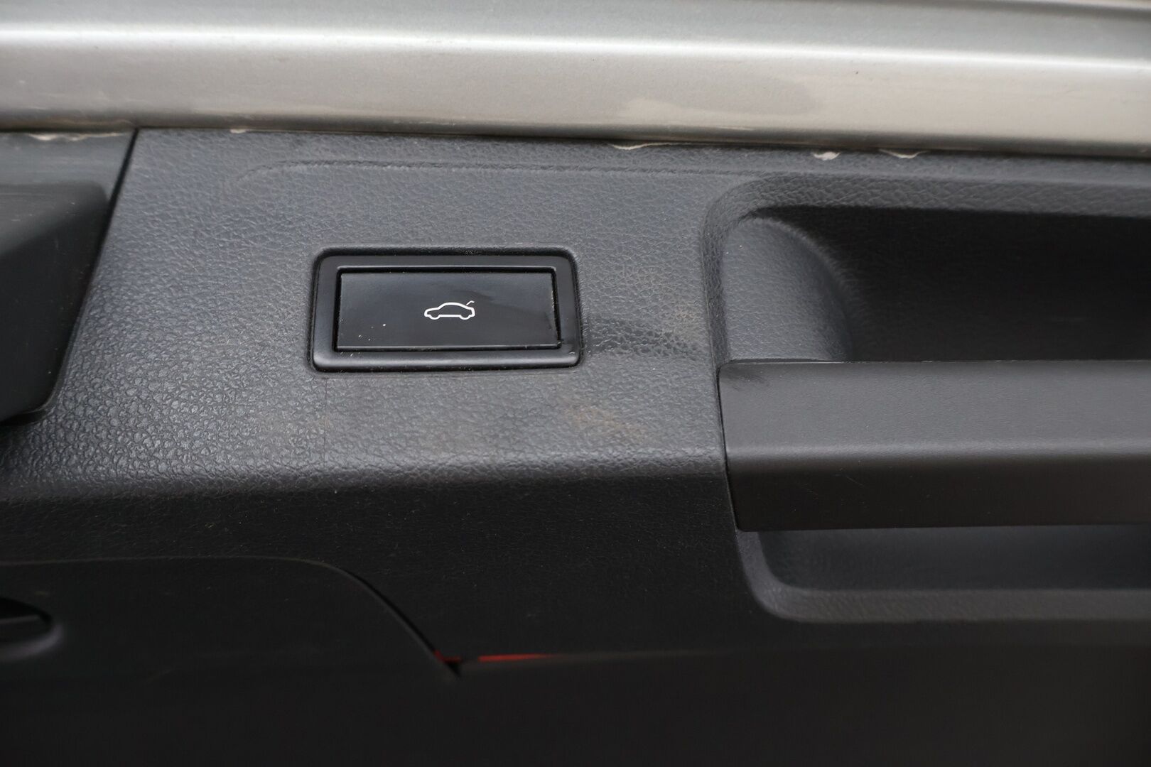 Volkswagen Passat 2016 Variant GTE Plug-In Hybrid 160 kW DSG-automaatti - Webasto / Adapt.Vakkari / Digimittari / Vetokoukku / Peruutuskamera / Nahka-Alcantara / Navi / KeylessGo / Huippuvarusteet / Jakopää tehty!