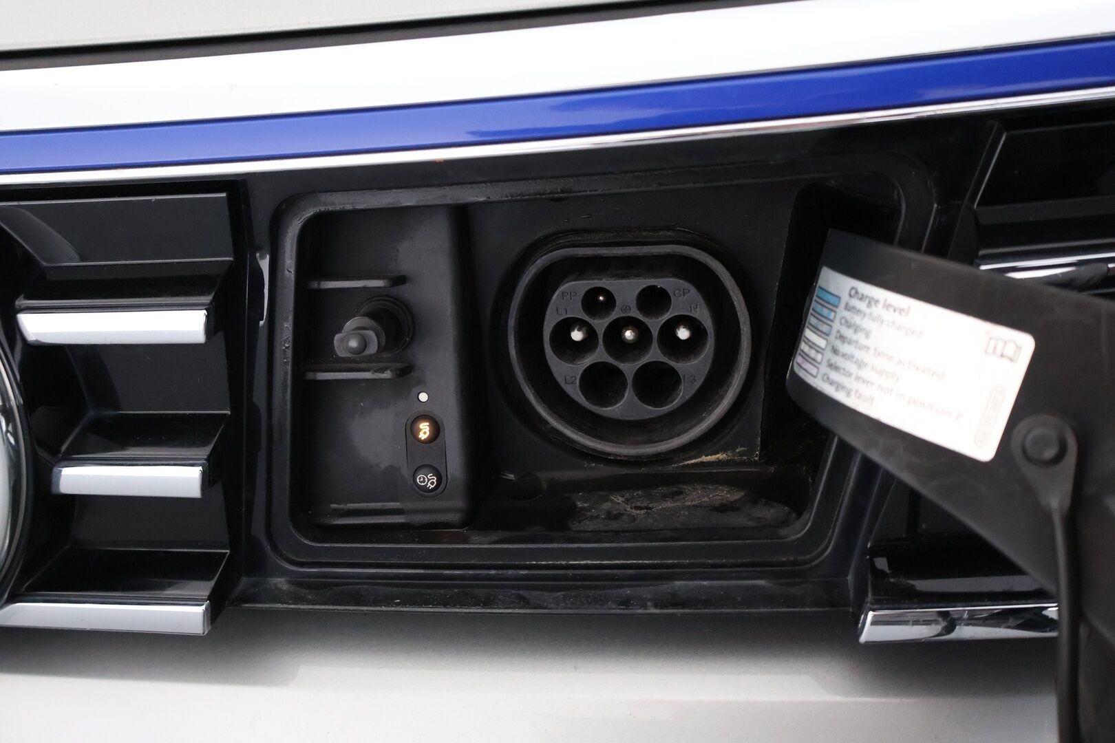 Volkswagen Passat 2016 Variant GTE Plug-In Hybrid 160 kW DSG-automaatti - Webasto / Adapt.Vakkari / Digimittari / Vetokoukku / Peruutuskamera / Nahka-Alcantara / Navi / KeylessGo / Huippuvarusteet / Jakopää tehty!