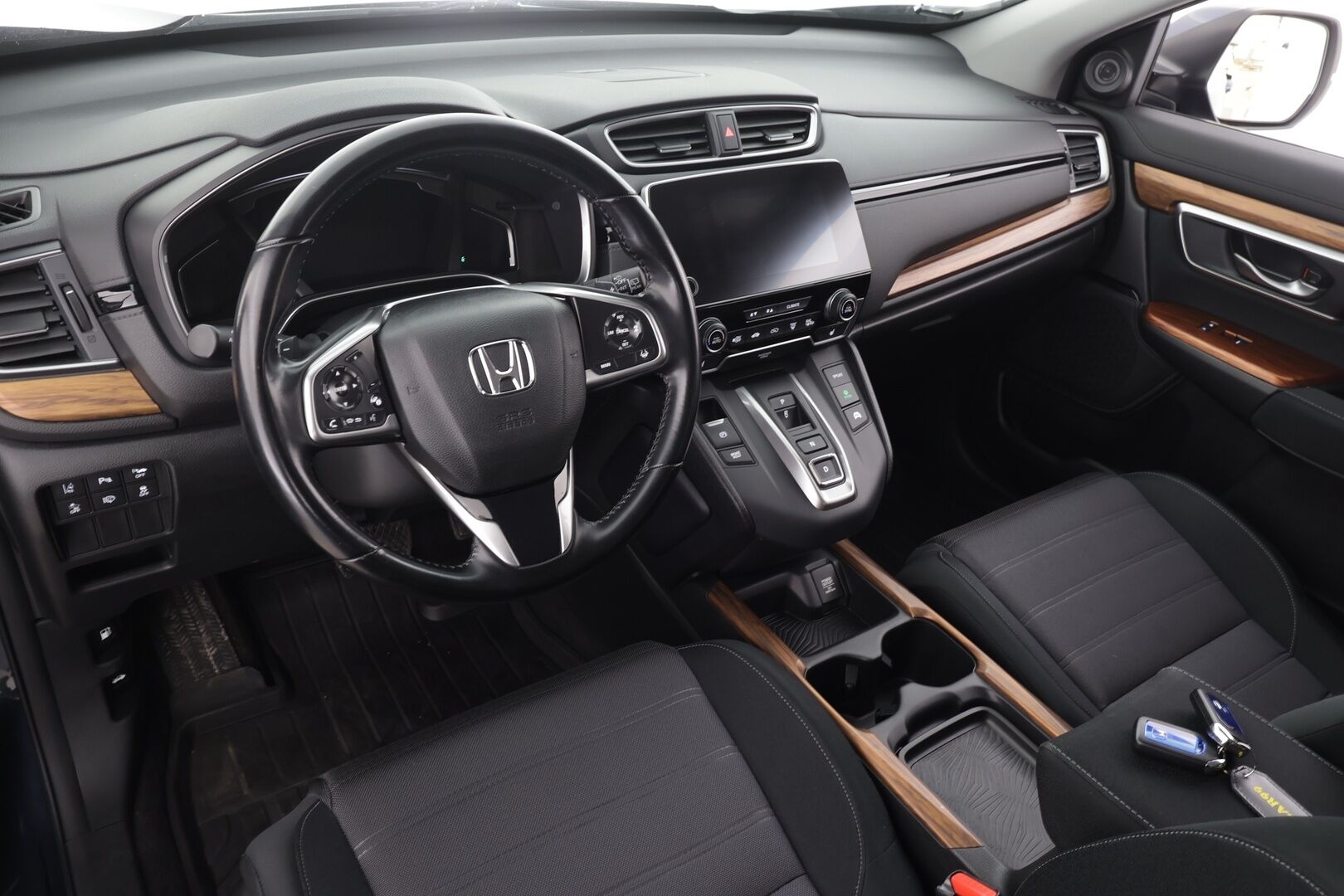 Honda CR-V 2020 Hybrid Elegance 2WD AT * ACC / P.kamera / LED / Navi / Lohkolämmitin / KeylessGo / Digimittaristo * - Suomi-auto / Kahdet renkaat aluvanteilla - HULLU BLACKWEEK KORKOTARJOUS 2,49%