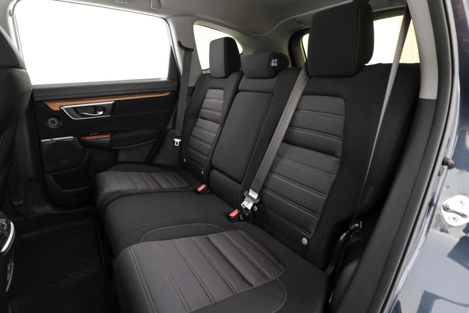 Honda CR-V 2020 Hybrid Elegance 2WD AT * ACC / P.kamera / LED / Navi / Lohkolämmitin / KeylessGo / Digimittaristo * - Suomi-auto / Kahdet renkaat aluvanteilla - HULLU BLACKWEEK KORKOTARJOUS 2,49%