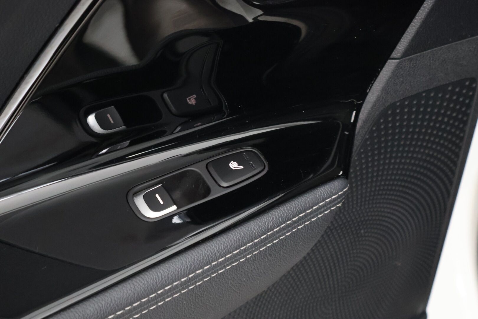 Kia Niro 2019 1,6 GDI Hybrid Edition DCT - | Adapt vak. | P-Kamera | JBL | Osanahat | Apple&Android | Suomi-Auto