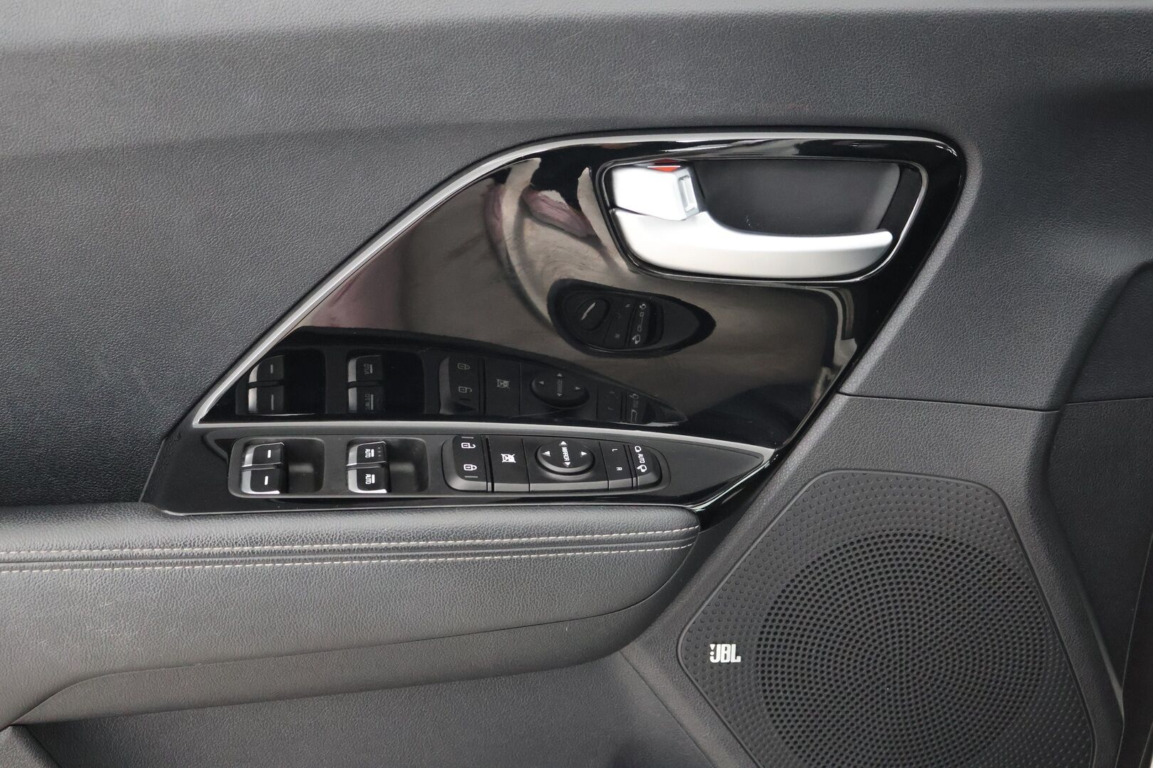 Kia Niro 2019 1,6 GDI Hybrid Edition DCT - | Adapt vak. | P-Kamera | JBL | Osanahat | Apple&Android | Suomi-Auto