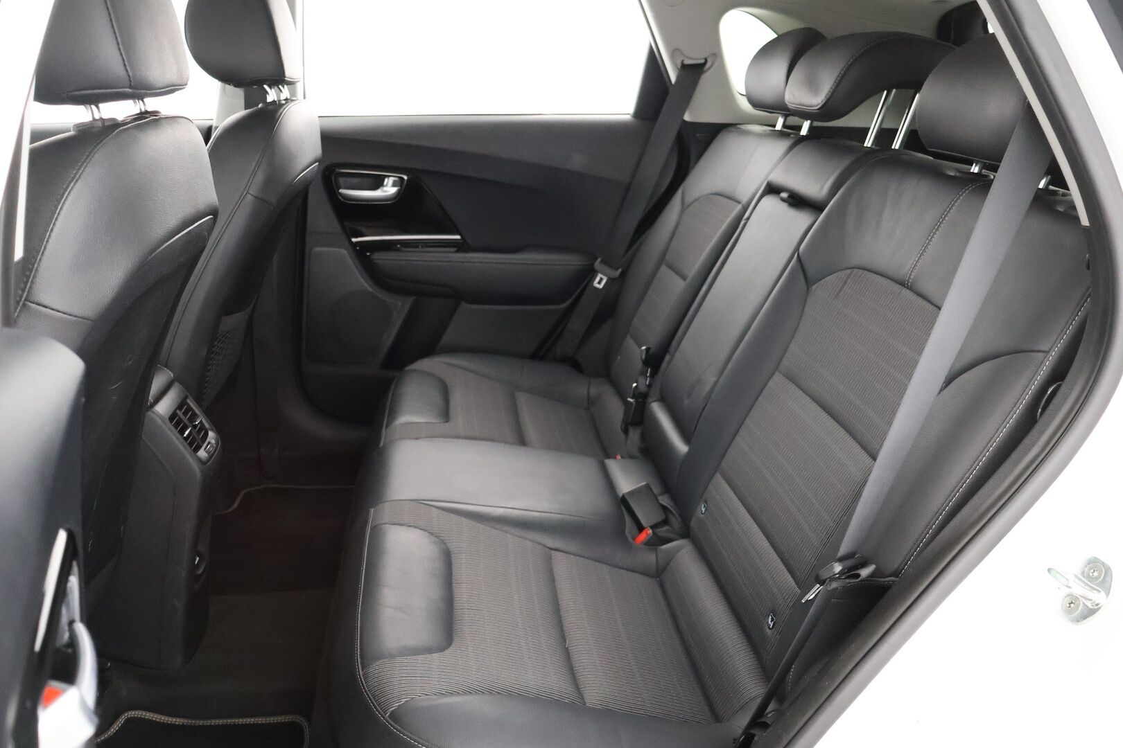 Kia Niro 2019 1,6 GDI Hybrid Edition DCT - | Adapt vak. | P-Kamera | JBL | Osanahat | Apple&Android | Suomi-Auto