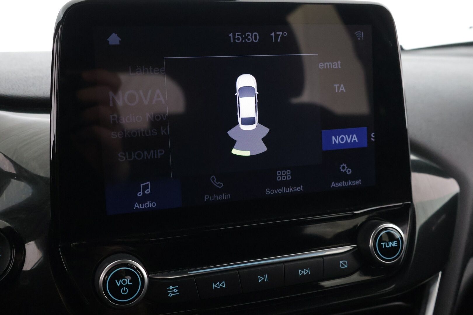 Ford Fiesta 2019 1,0 EcoBoost 100hv A6 ST-Line 5-ovinen**Tutka / Vakkari / Lohko / Lämmitettävä ratti** - Kahdet renkaat vanteineen / Jakopää tehty 02/25 