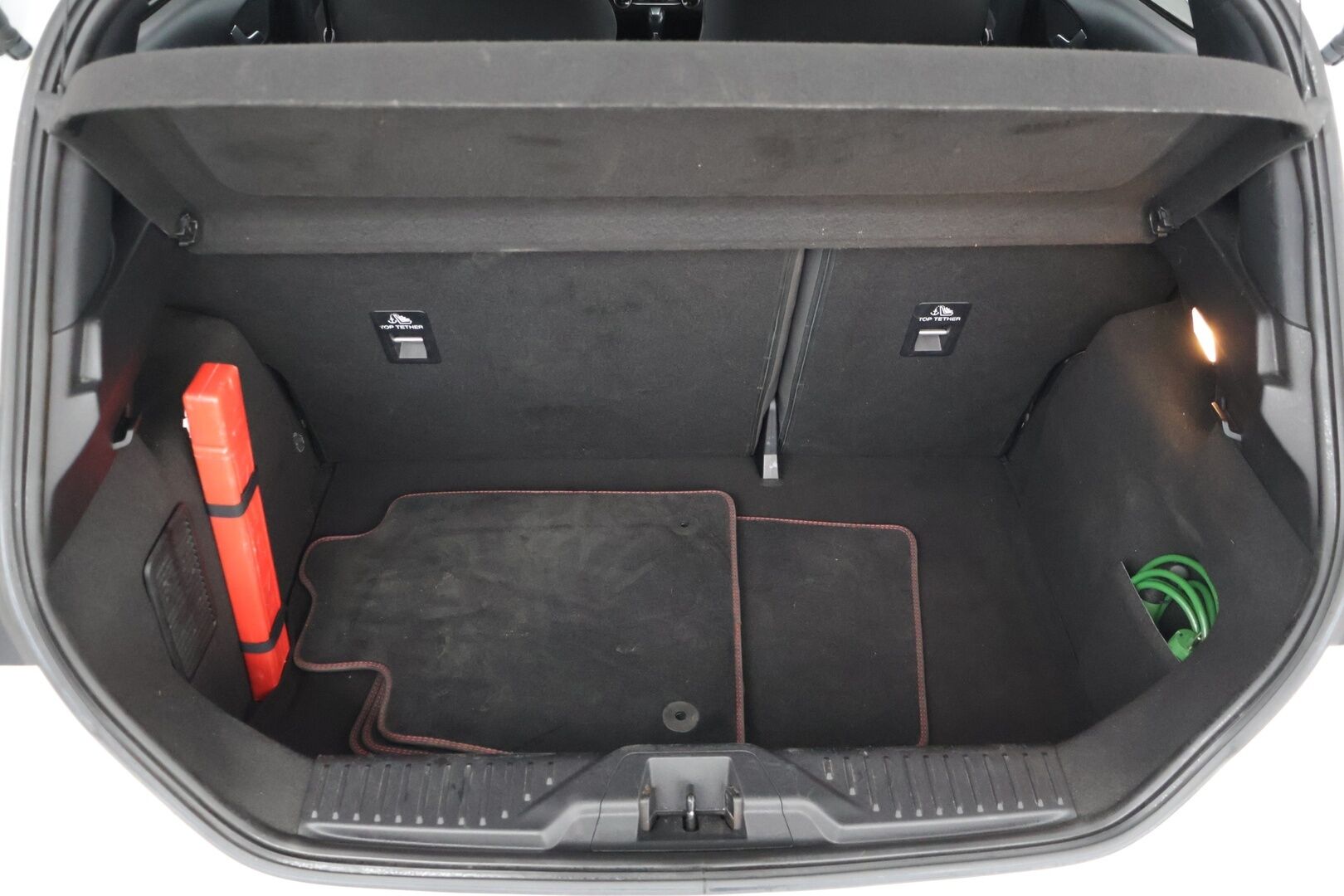 Ford Fiesta 2019 1,0 EcoBoost 100hv A6 ST-Line 5-ovinen**Tutka / Vakkari / Lohko / Lämmitettävä ratti** - Kahdet renkaat vanteineen / Jakopää tehty 02/25 