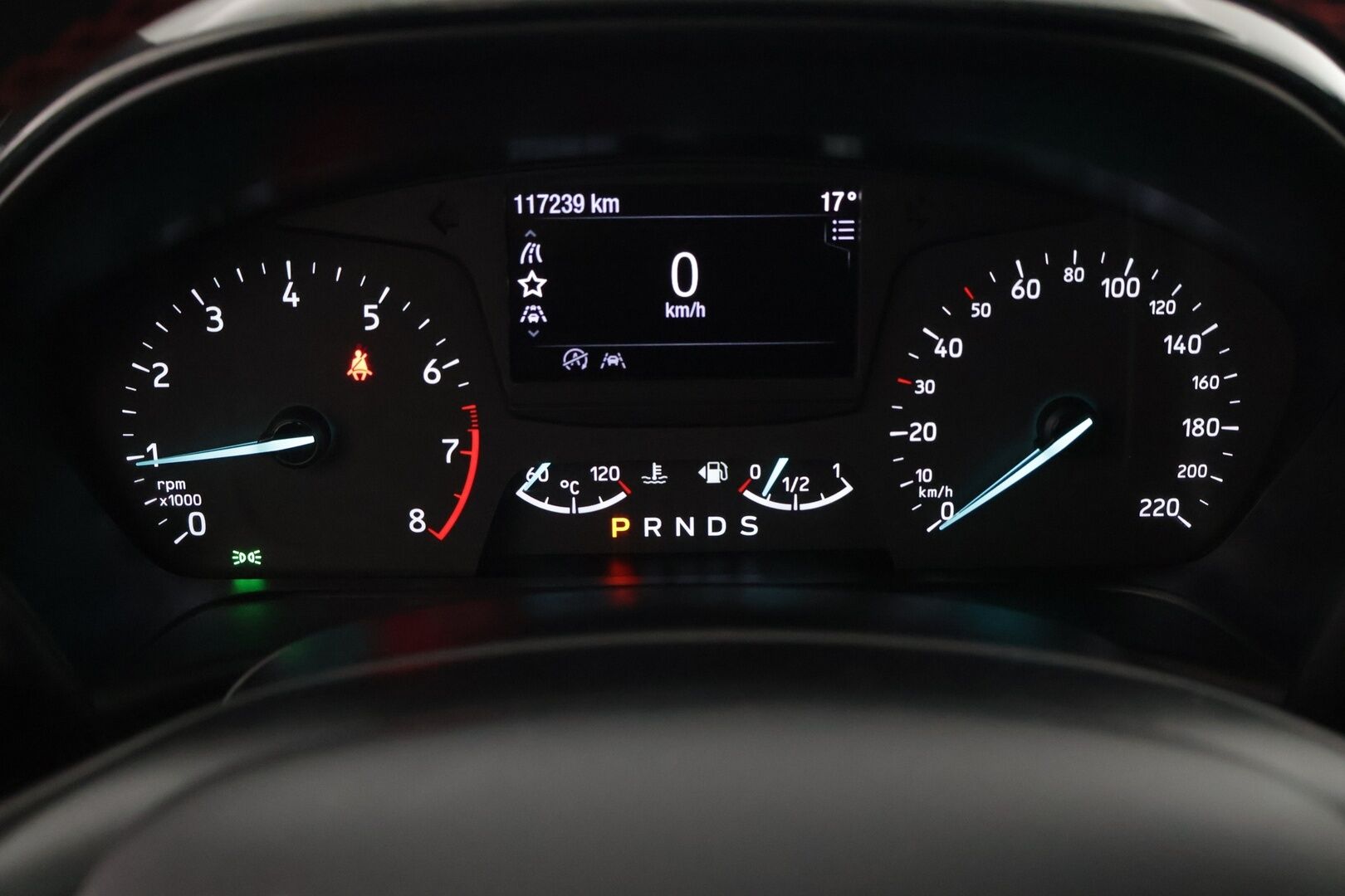 Ford Fiesta 2019 1,0 EcoBoost 100hv A6 ST-Line 5-ovinen**Tutka / Vakkari / Lohko / Lämmitettävä ratti** - Kahdet renkaat vanteineen / Jakopää tehty 02/25 