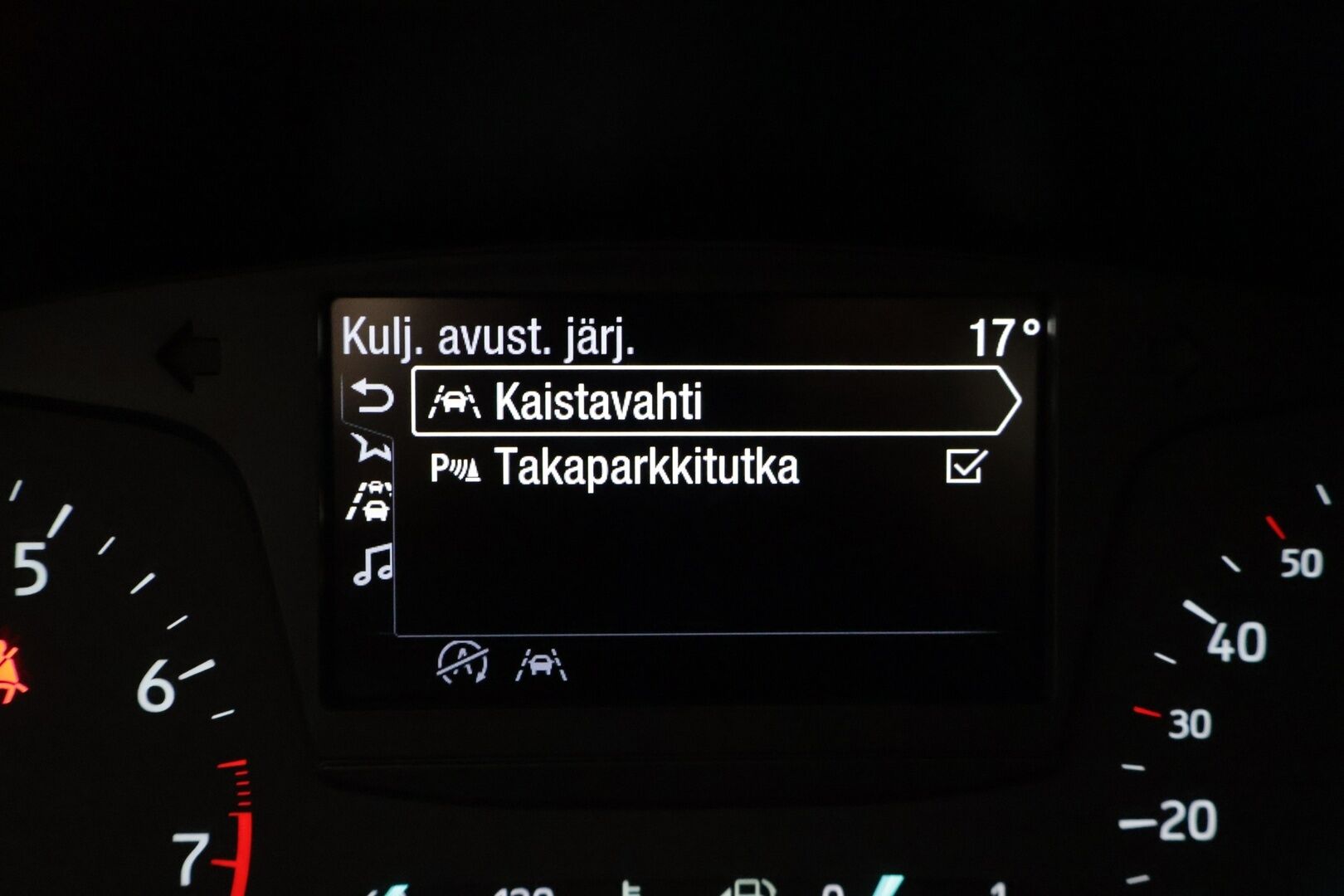 Ford Fiesta 2019 1,0 EcoBoost 100hv A6 ST-Line 5-ovinen**Tutka / Vakkari / Lohko / Lämmitettävä ratti** - Kahdet renkaat vanteineen / Jakopää tehty 02/25 