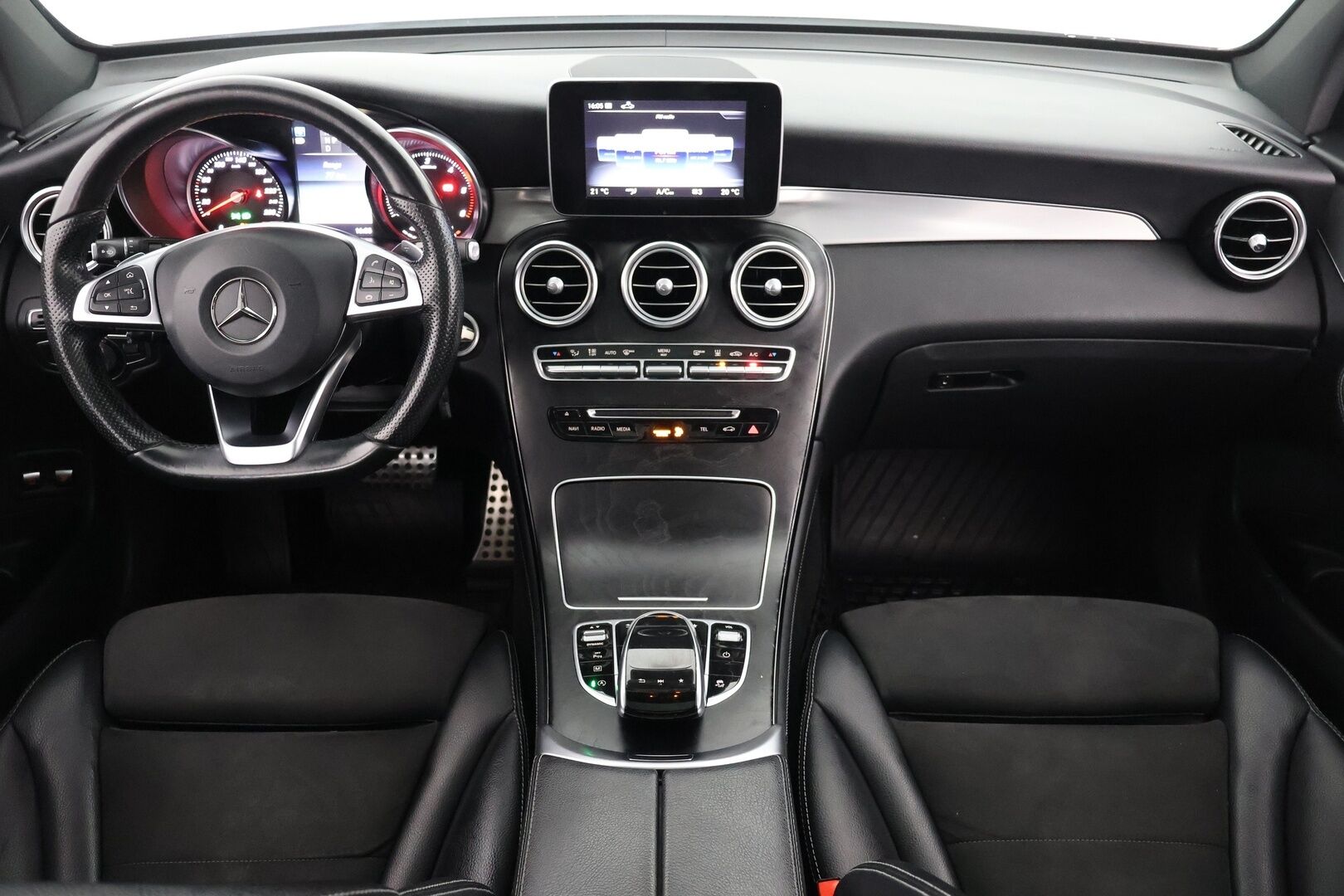 Mercedes-Benz GLC 2016 220 d 4Matic A Premium Business AMG - Webasto | LED | IHC+ | Panorama | Burmester | Vetokoukku | P.kamera