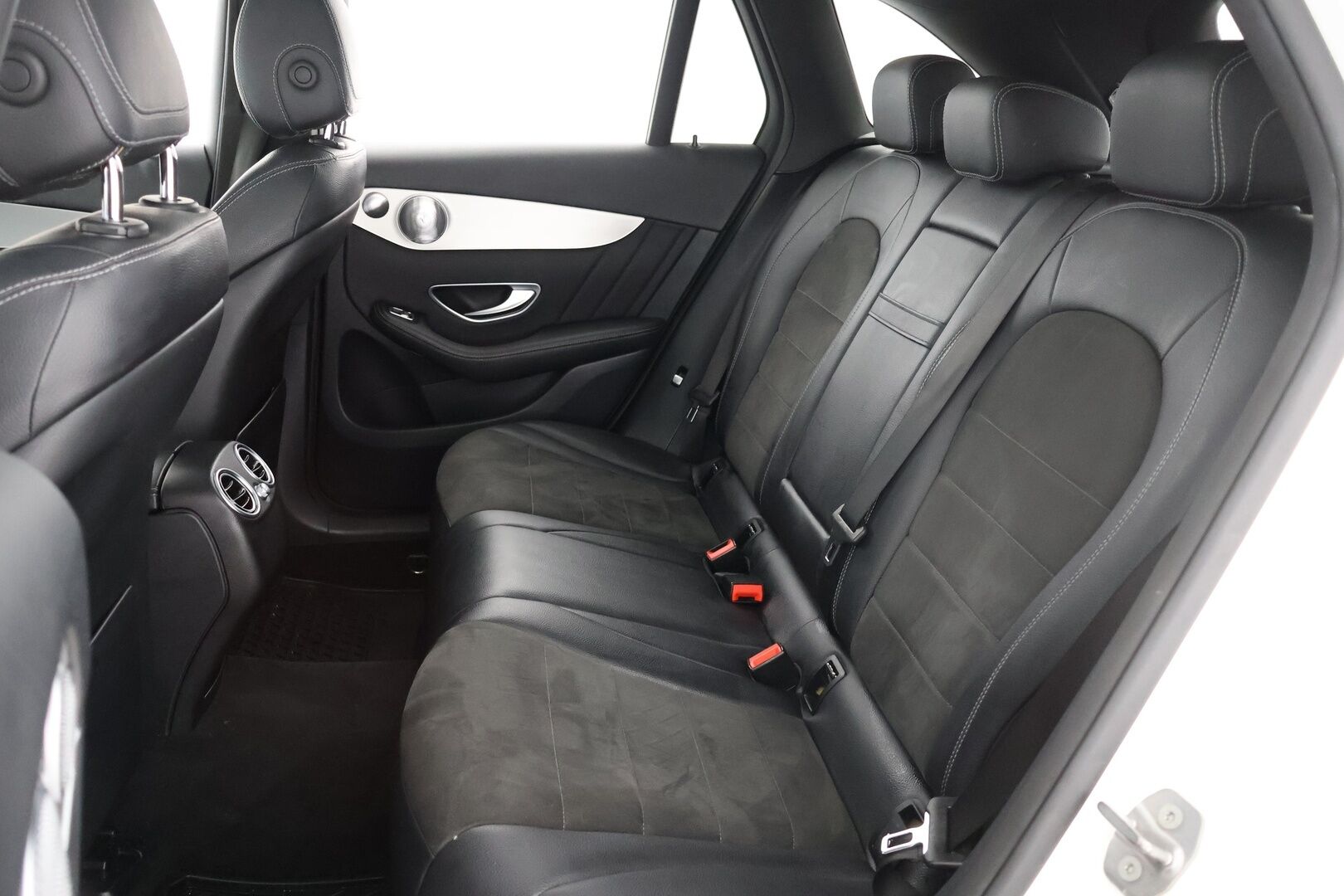 Mercedes-Benz GLC 2016 220 d 4Matic A Premium Business AMG - Webasto | LED | IHC+ | Panorama | Burmester | Vetokoukku | P.kamera - KORKO VAIN 3,99 %