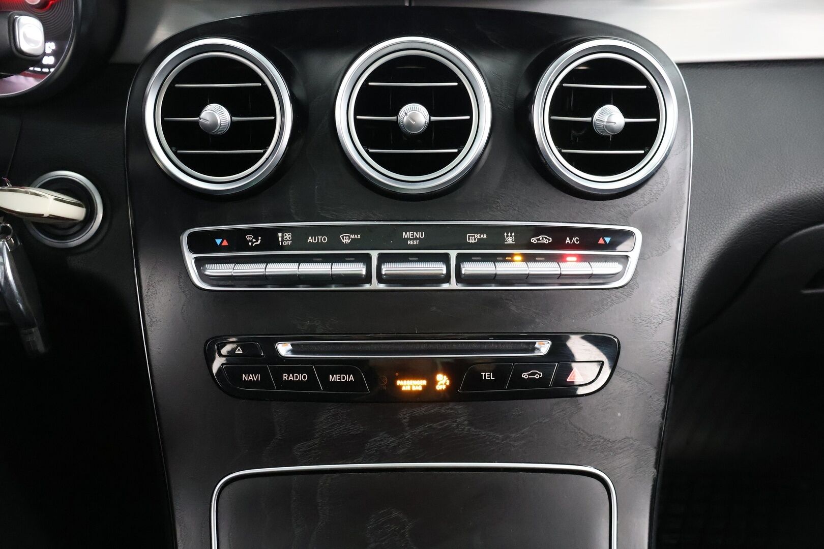 Mercedes-Benz GLC 2016 220 d 4Matic A Premium Business AMG - Webasto | LED | IHC+ | Panorama | Burmester | Vetokoukku | P.kamera