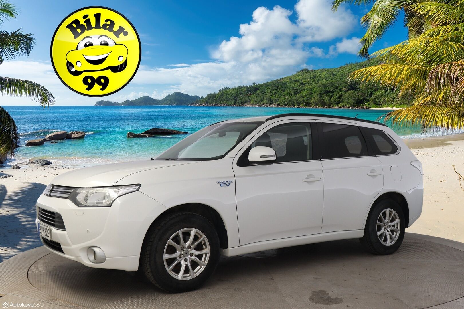 Mitsubishi Outlander 2014 OUTLANDER * Koukku / Navi / Nahka / Etä lämmitin / Rockford / MYYDÄÄN HUUTOKAUPAT.COM