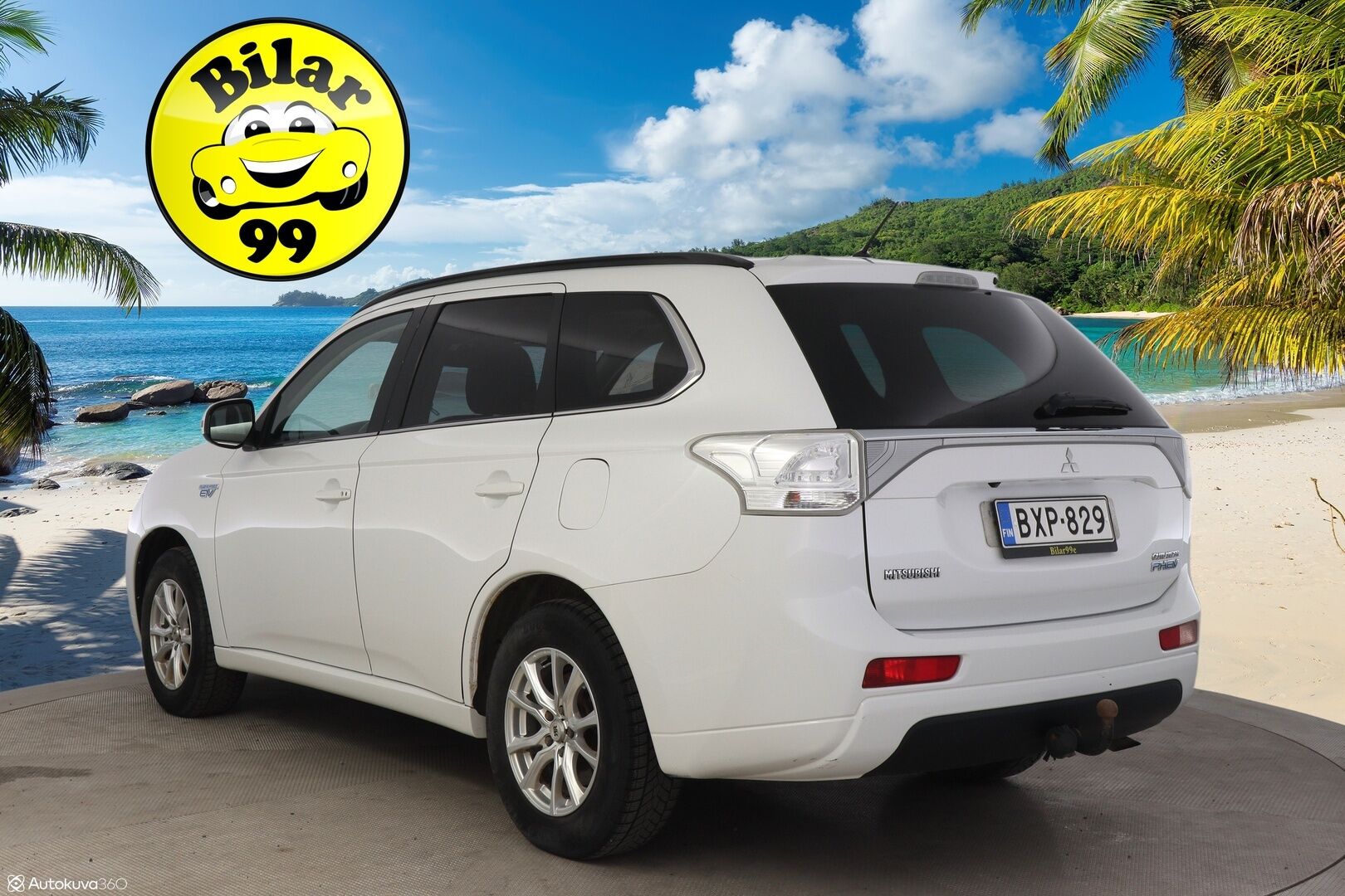 Mitsubishi Outlander 2014 OUTLANDER * Koukku / Navi / Nahka / Etä lämmitin / Rockford / MYYDÄÄN HUUTOKAUPAT.COM