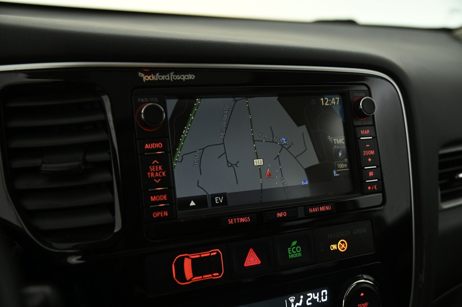 Mitsubishi Outlander 2014 OUTLANDER * Koukku / Navi / Nahka / Etä lämmitin / Rockford / MYYDÄÄN HUUTOKAUPAT.COM