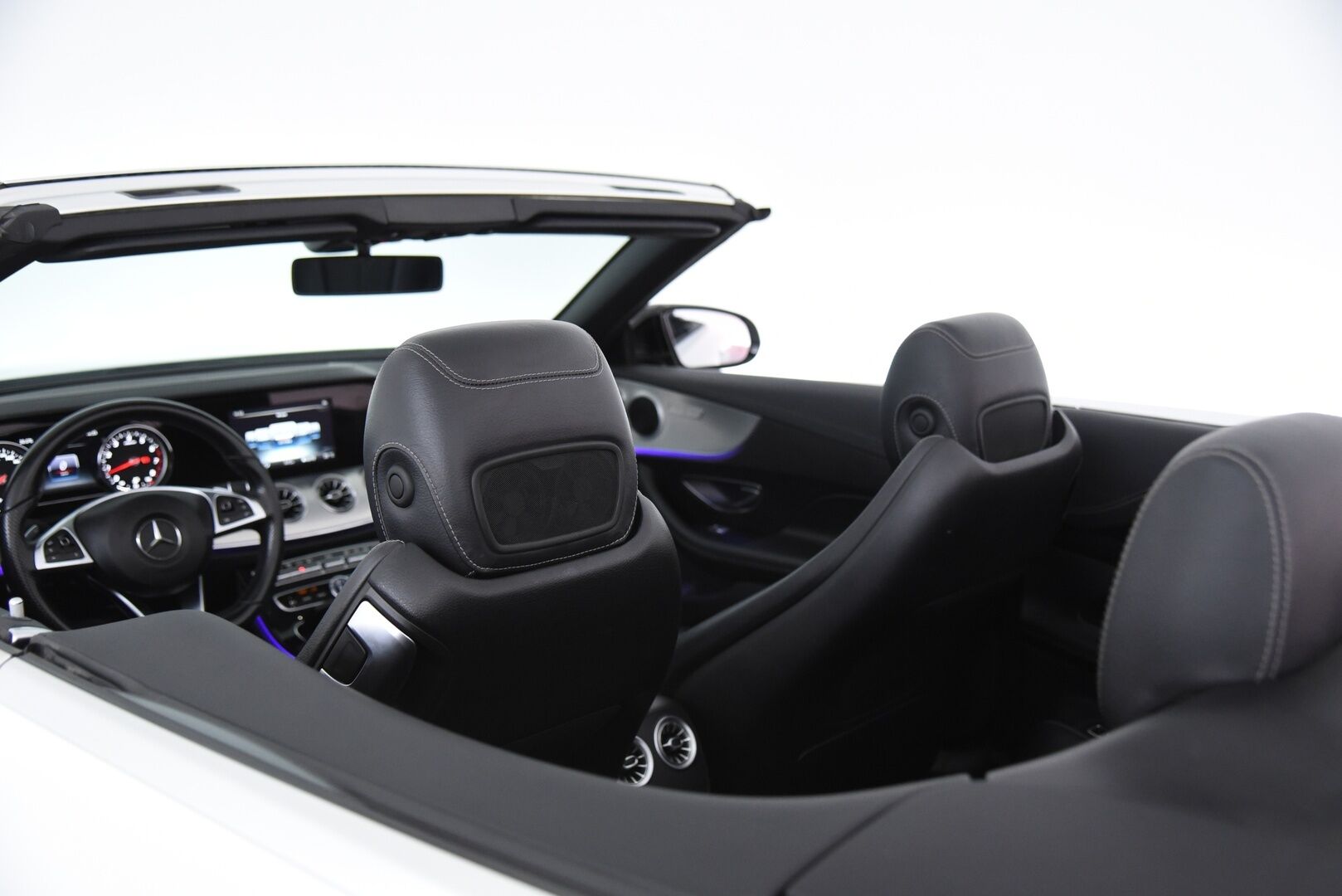 Mercedes-Benz E 2018 200 A Cabriolet Business AMG / Lämpökatto / Niskanlämmittimet / Nahat / Vakkari / BLIS / Ambientet / - Upea kokonaisuus! / 2x vanteet&renkaat / Hyvä huoltohistoria / Navi / Harvinaisuus!