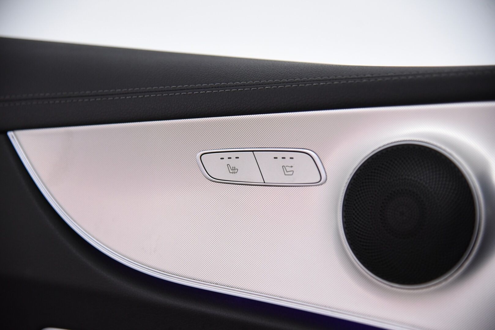 Mercedes-Benz E 2018 200 A Cabriolet Business AMG / Lämpökatto / Niskanlämmittimet / Nahat / Vakkari / BLIS / Ambientet / - Upea kokonaisuus! / 2x vanteet&renkaat / Hyvä huoltohistoria / Navi / Harvinaisuus!