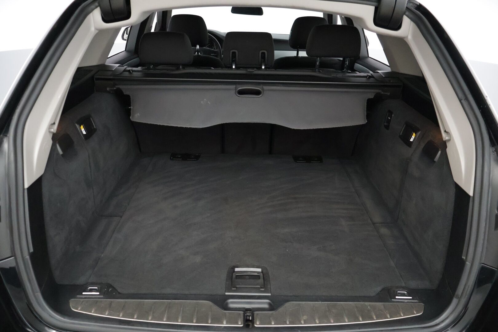 BMW 520 2015 F11 Touring 520d A xDrive Business * LCI / Vetokoukku / P-Tutkat / Vakkari * - * Lämmitettävä Ohjauspyörä / Sähkökontti / Bi-Xenon / Bluetooth *