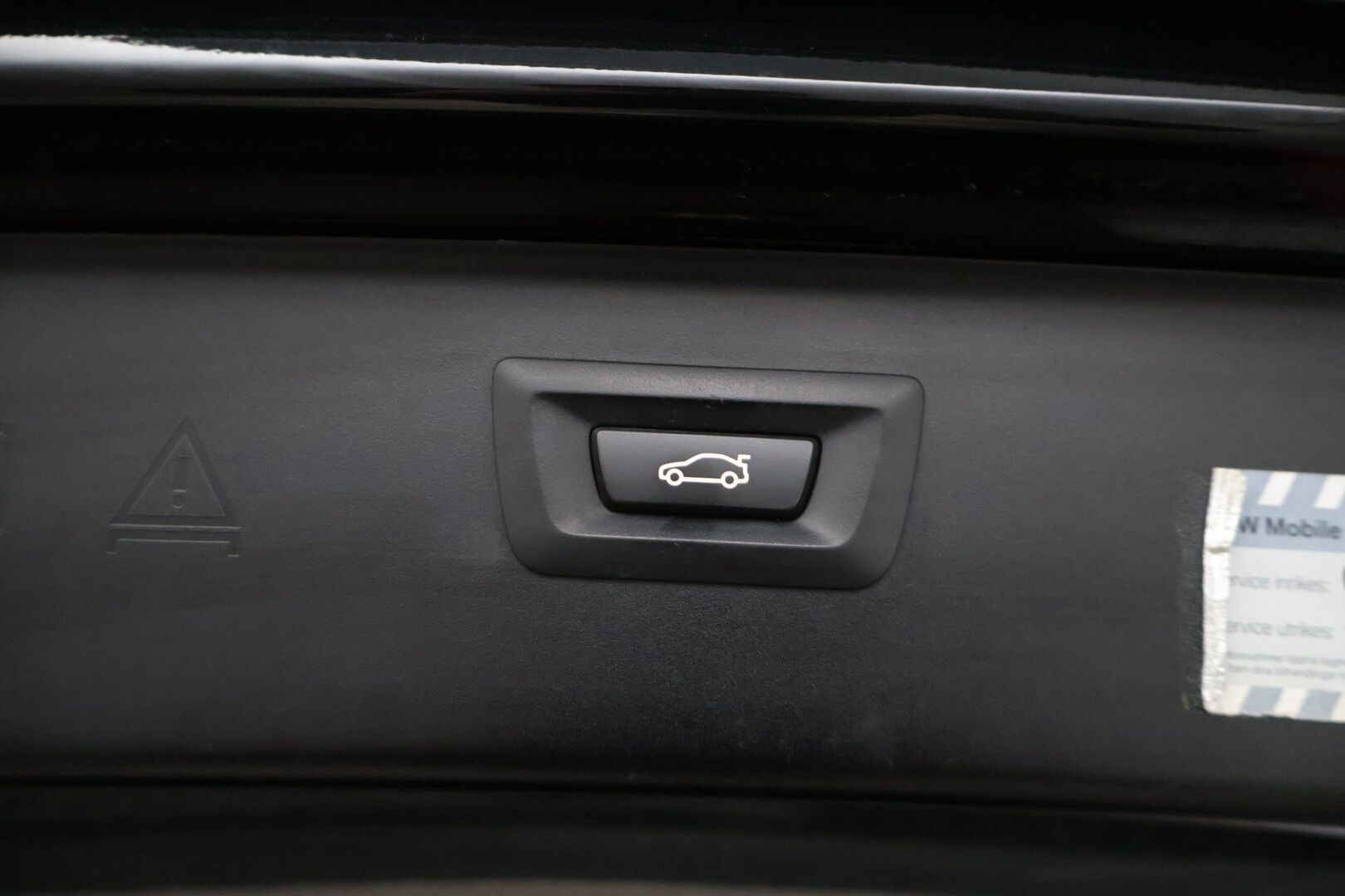 BMW 520 2015 F11 Touring 520d A xDrive Business * LCI / Vetokoukku / P-Tutkat / Vakkari * - *Lämmitettävä Ohjauspyörä / Sähkökontti / Bi-Xenon / Bluetooth/ Juuri katsastettu! * - HULLUT AVAJAISHULINAT KORKOTARJOUS 3,29 %