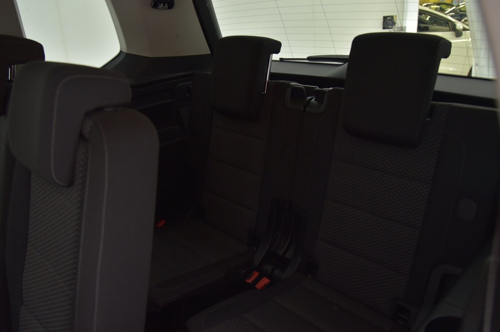 Volkswagen Touran 2016 Trendline 1,6 TDI 81 kW (110 hv) aut. 7-P *ACC / Webasto / Navi / P.Kamera* - 2x Aluvanteet & Renkaat