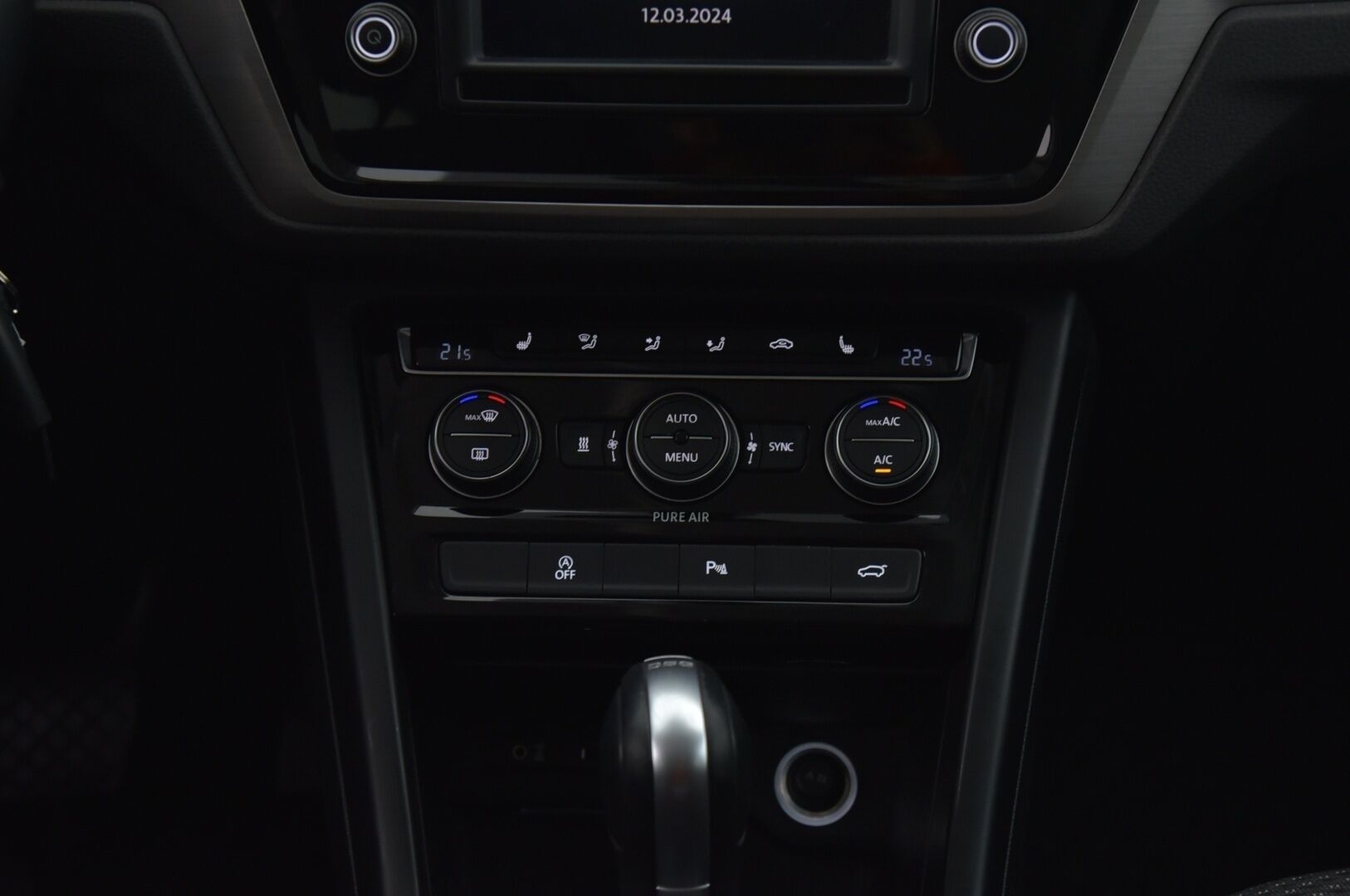 Volkswagen Touran 2016 Trendline 1,6 TDI 81 kW (110 hv) aut. 7-P *ACC / Webasto / Navi / P.Kamera* - 2x Aluvanteet & Renkaat